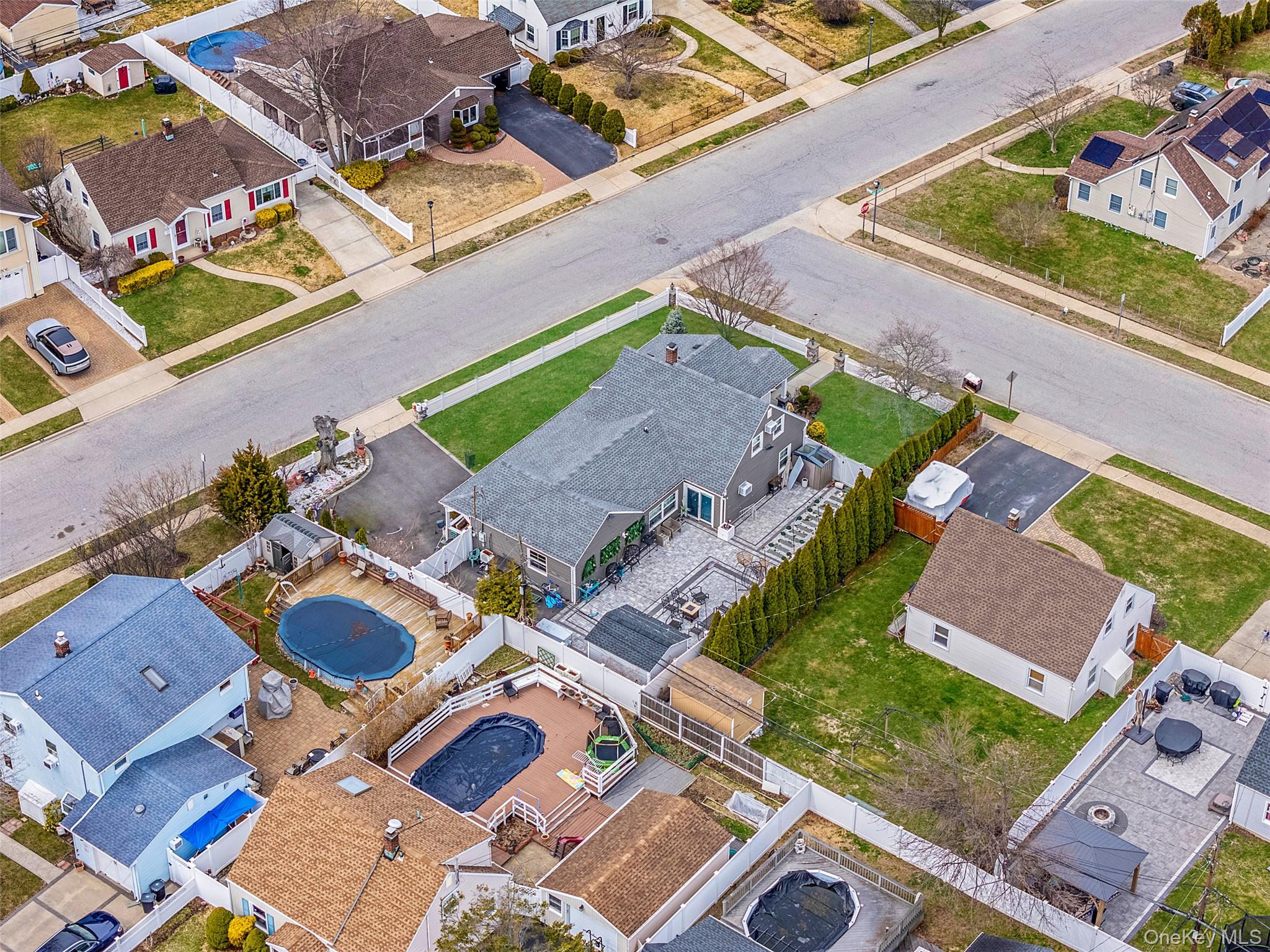 2 Drake Lane – For Sale photo 2