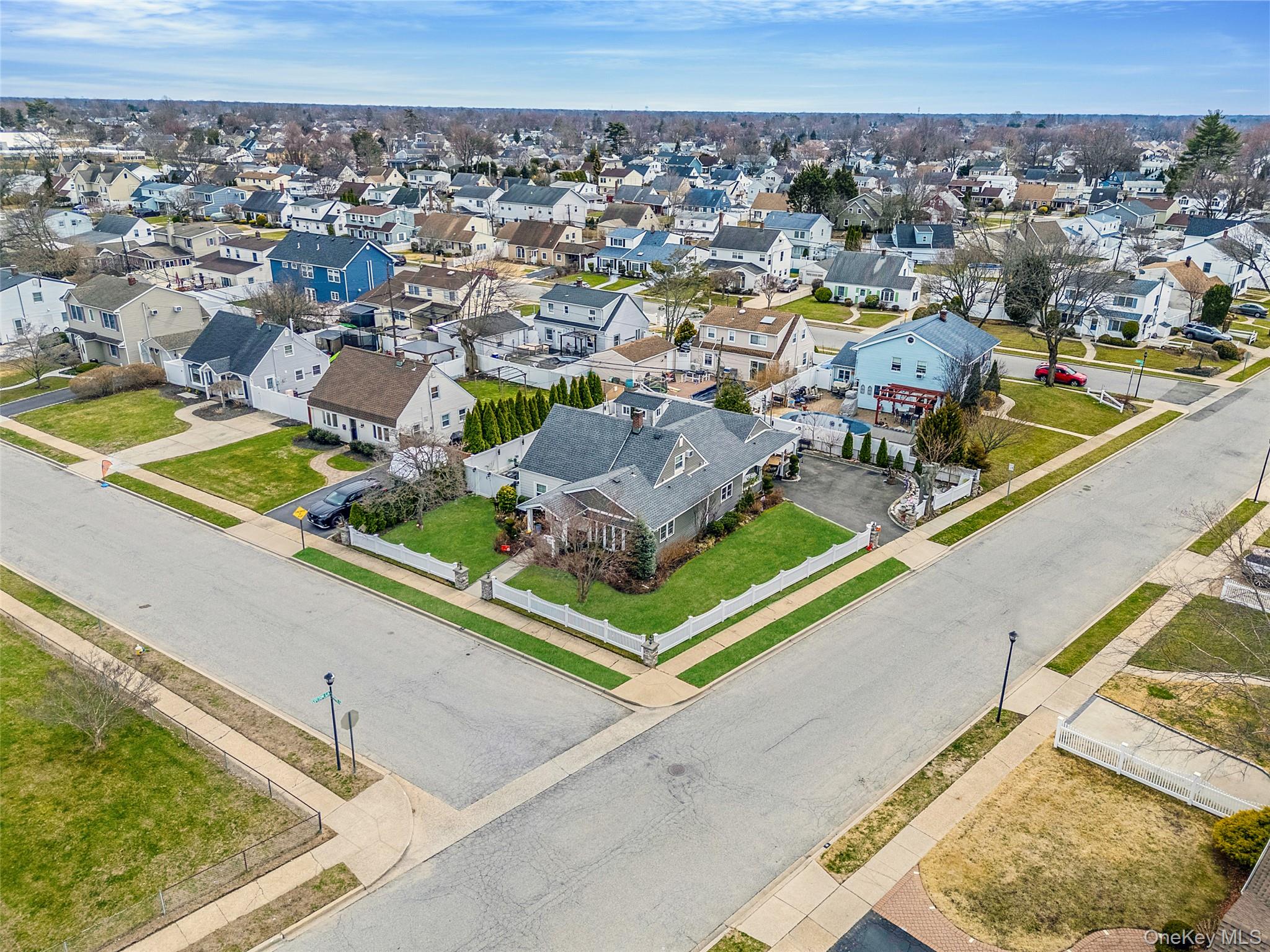 2 Drake Lane – For Sale