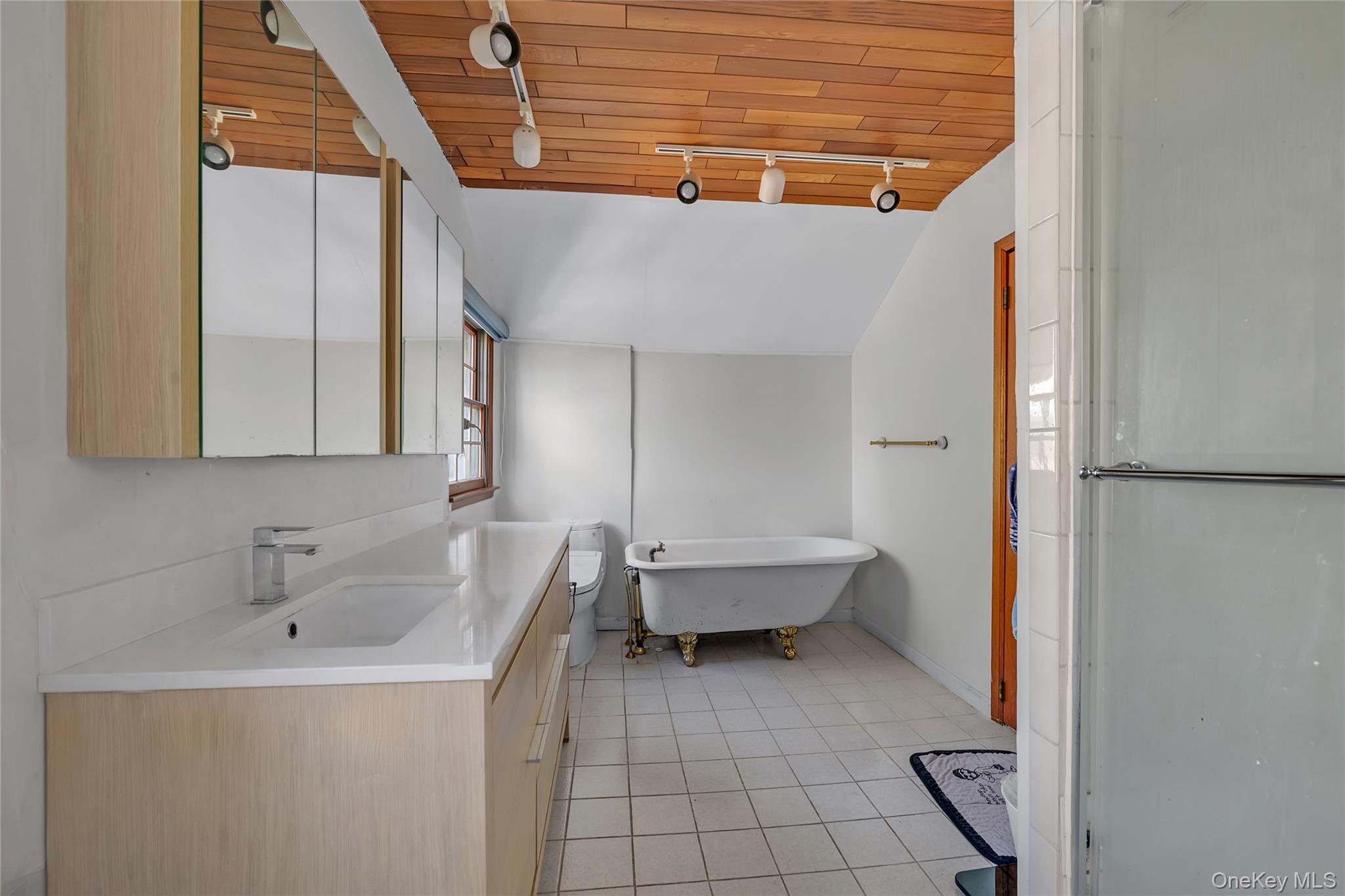 40-19 218th Street – For Sale photo 13