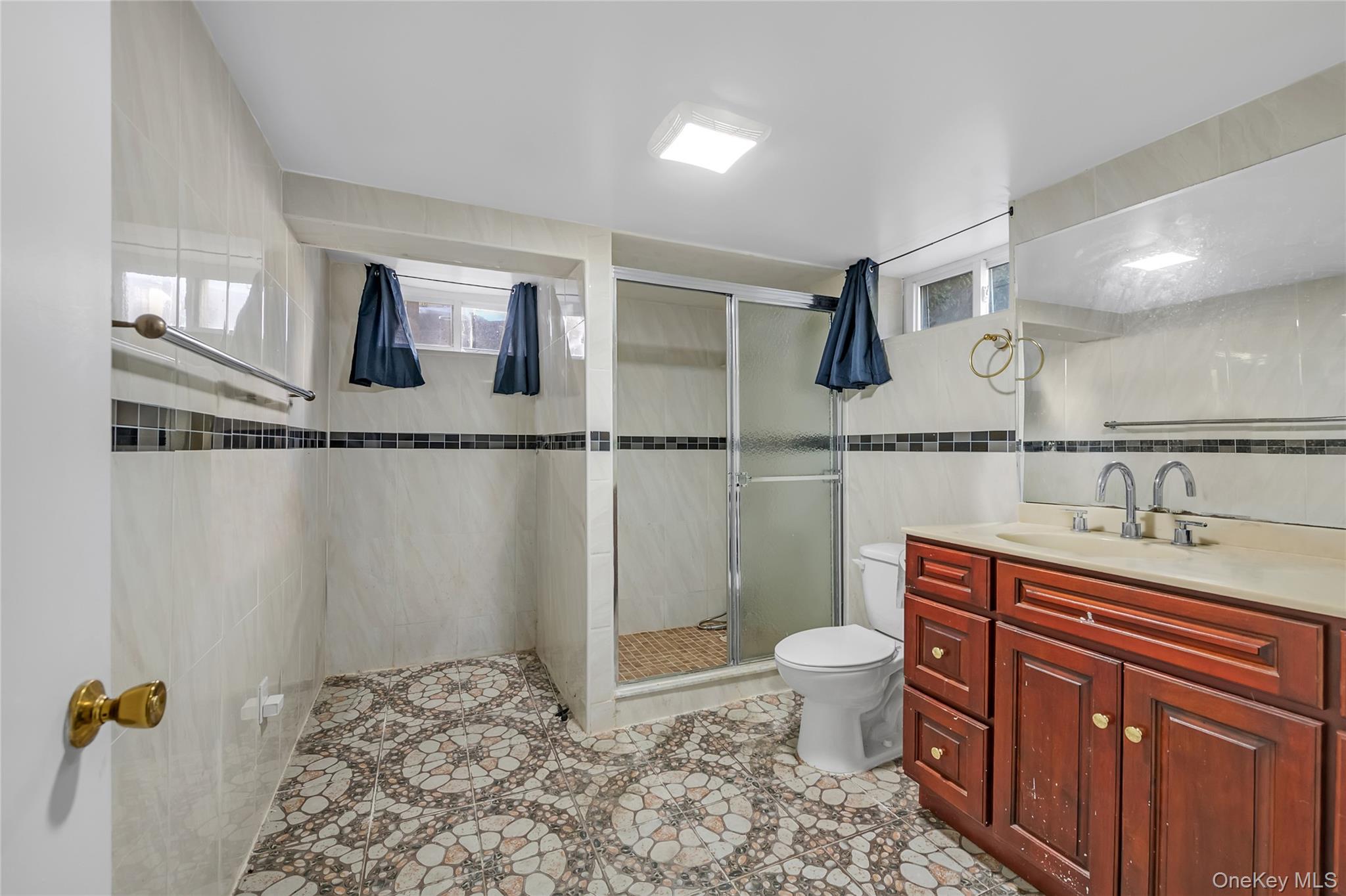 40-19 218th Street – For Sale photo 15