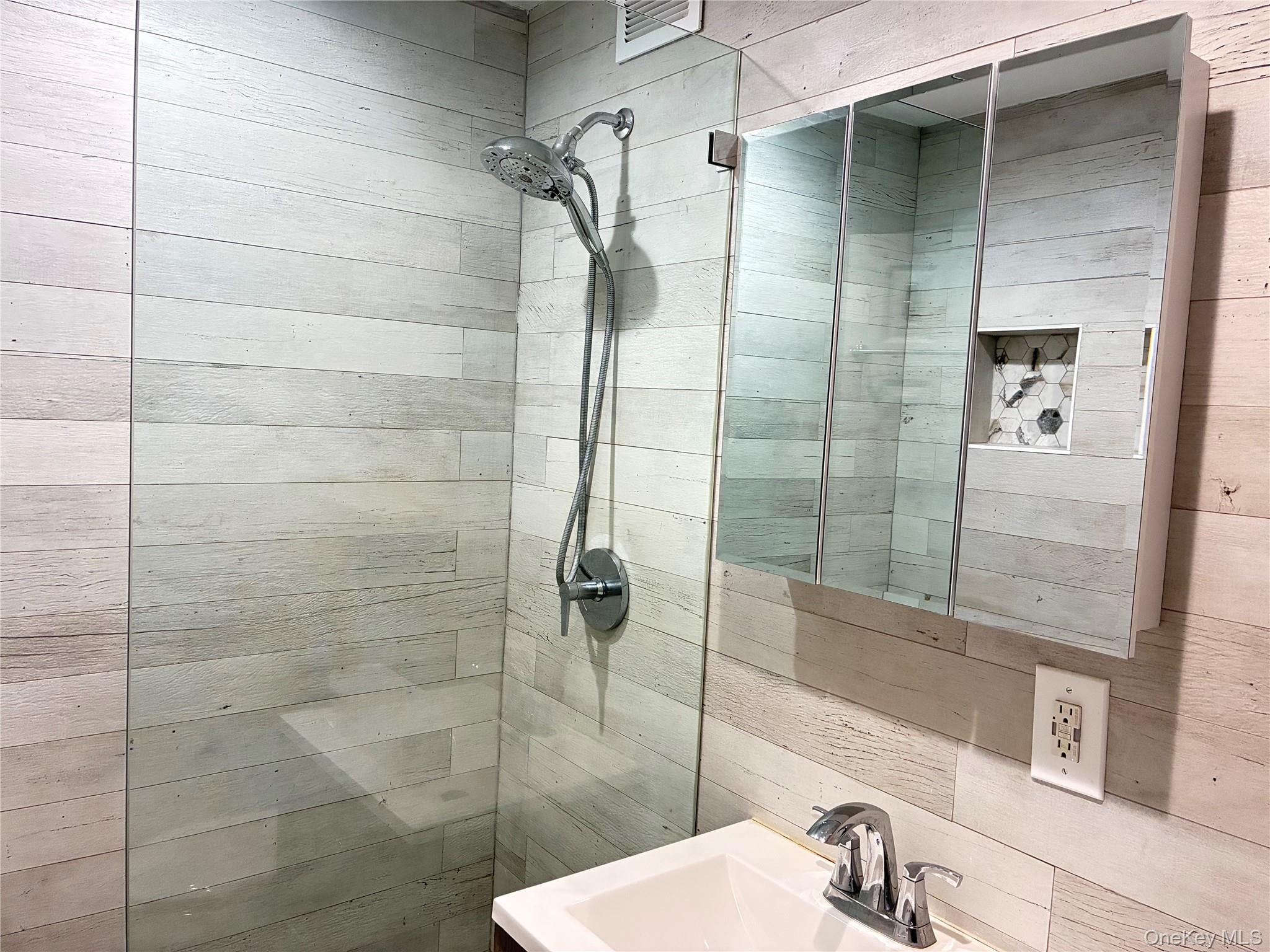 1 E Broadway Ave, Unit 7B photo 20