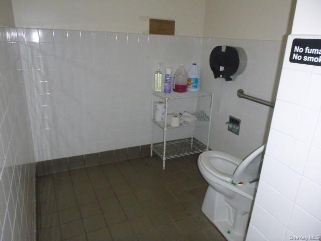 8-07 38th Avenue – For Sale photo 4
