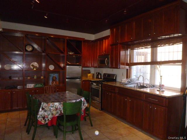 8-07 38th Avenue – For Sale photo 25