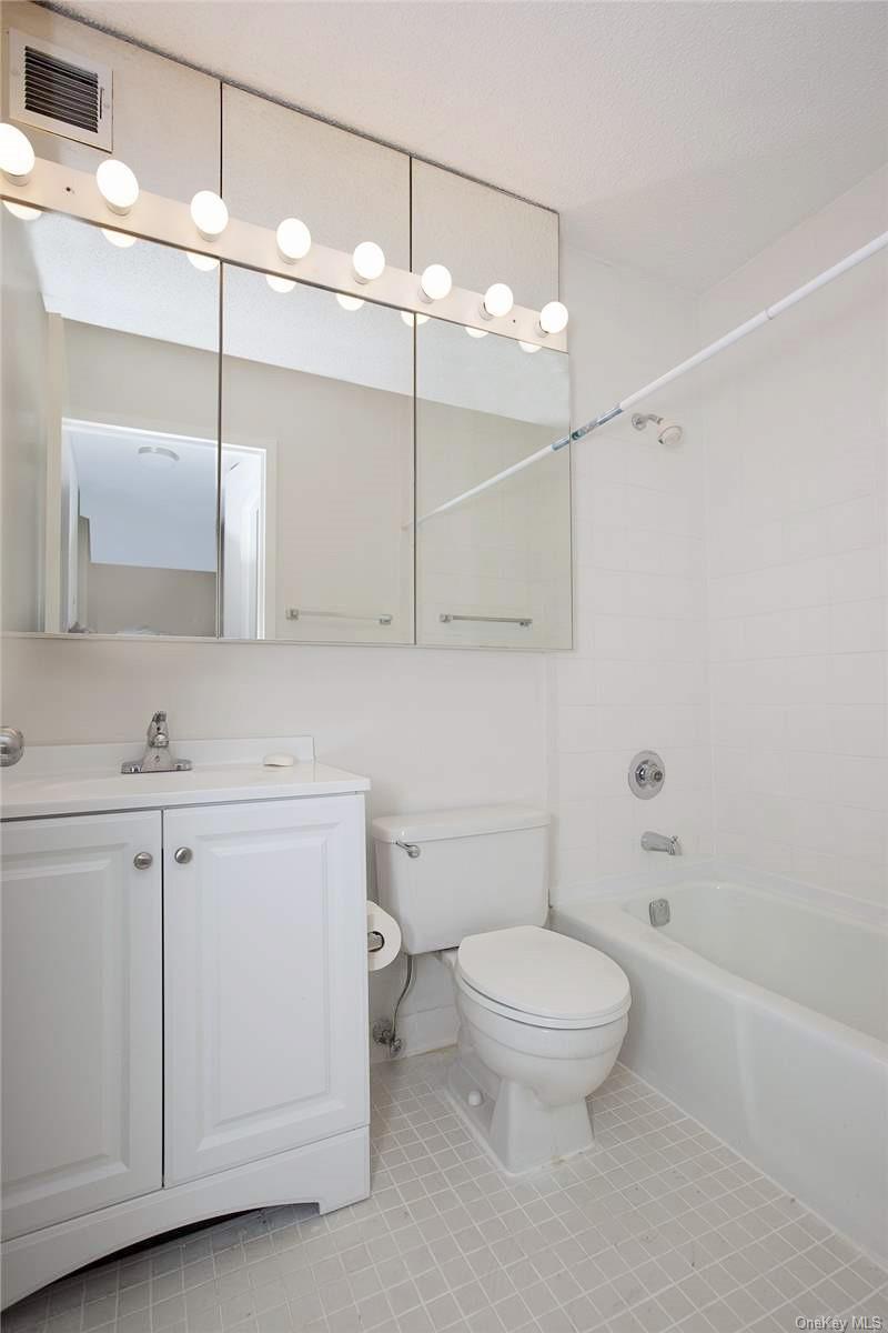 6254 97th Place, Unit 11L photo 10
