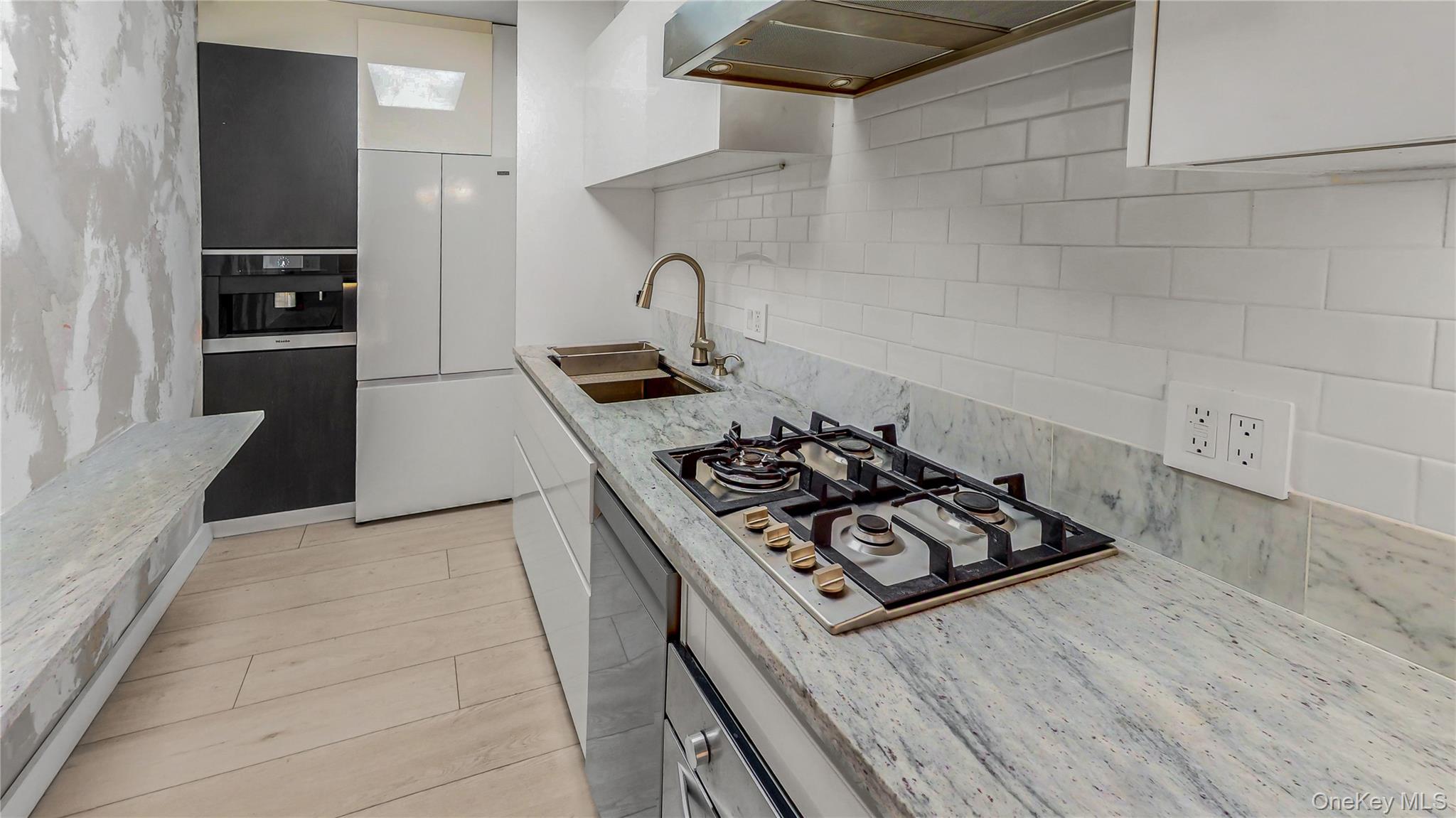 52-40 39th Drive, Unit 10C photo 7