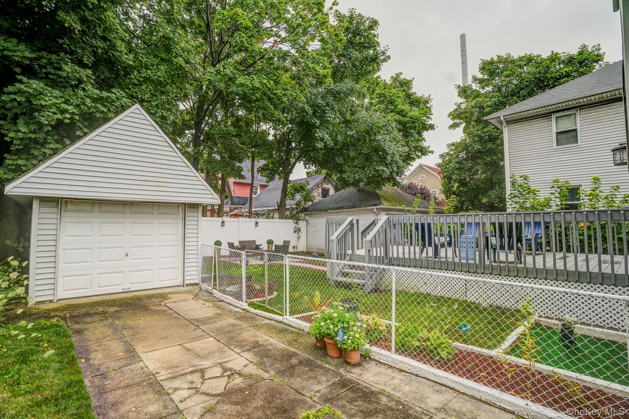 8 Frazier Street – For Sale photo 30