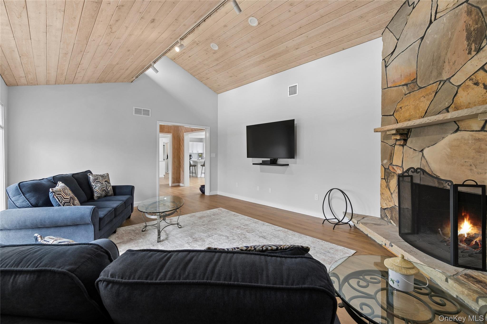 3 Harbor Road – For Rent photo 13
