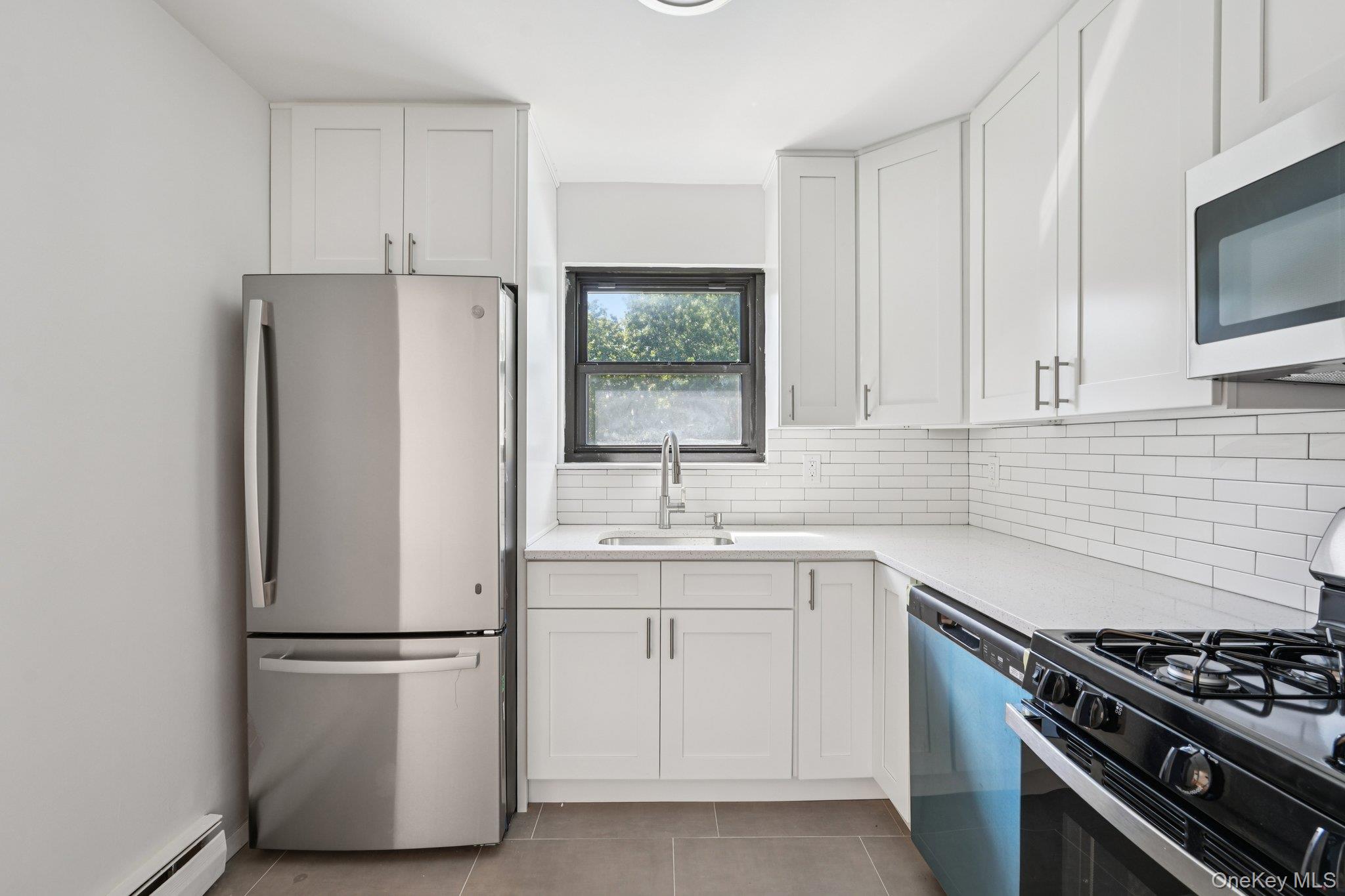 148 Sneden Place W, Unit 148 photo 18