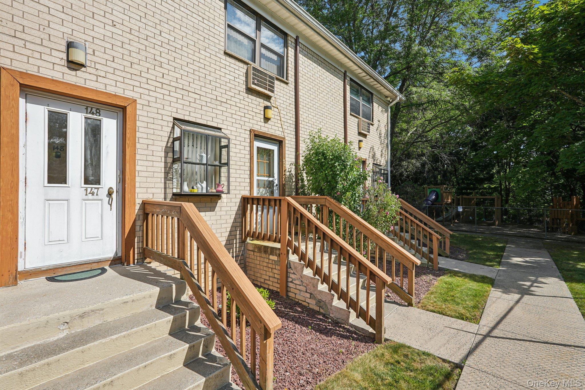 148 Sneden Place W, Unit 148 photo 7