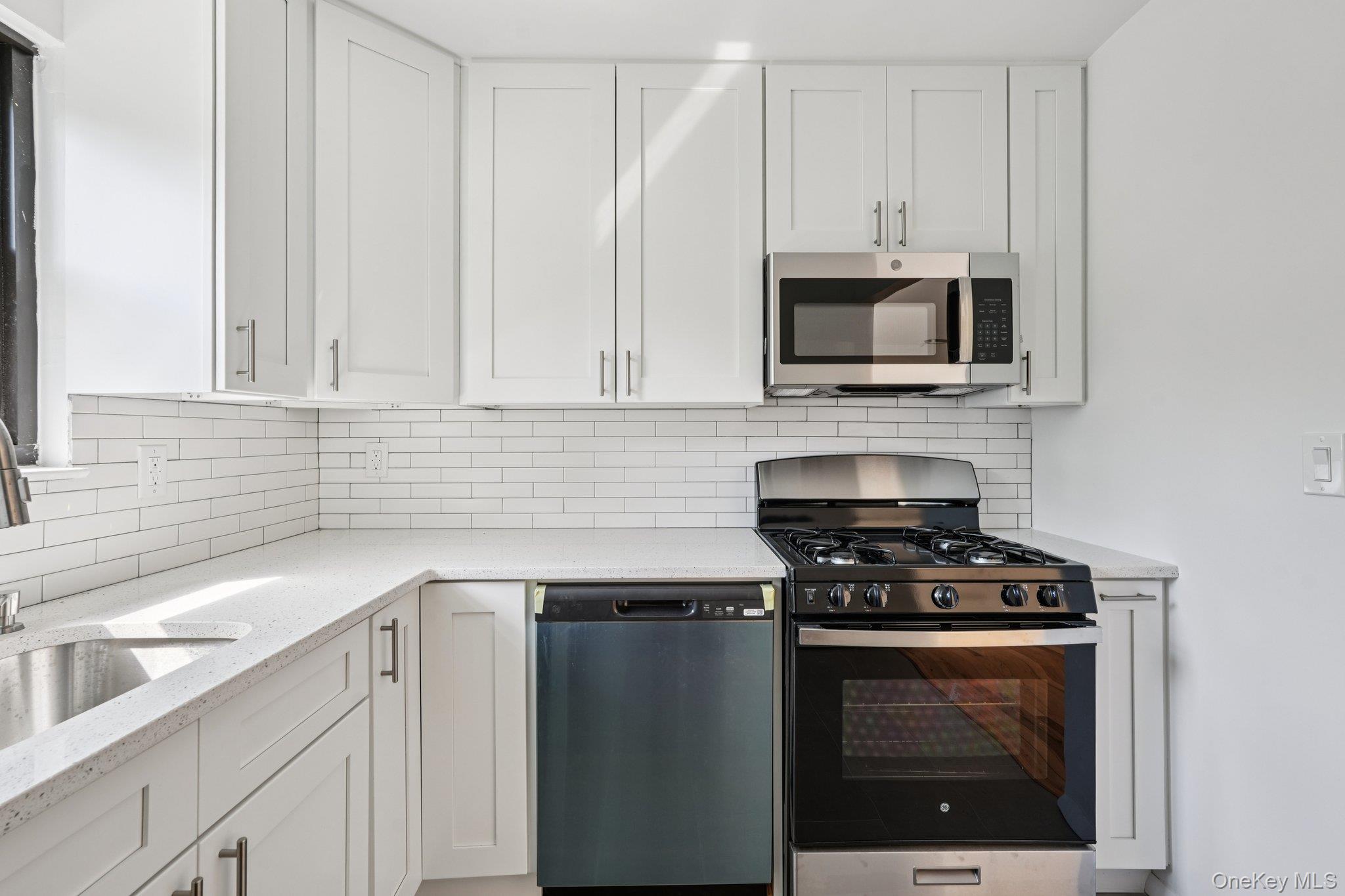 148 Sneden Place W, Unit 148 photo 20
