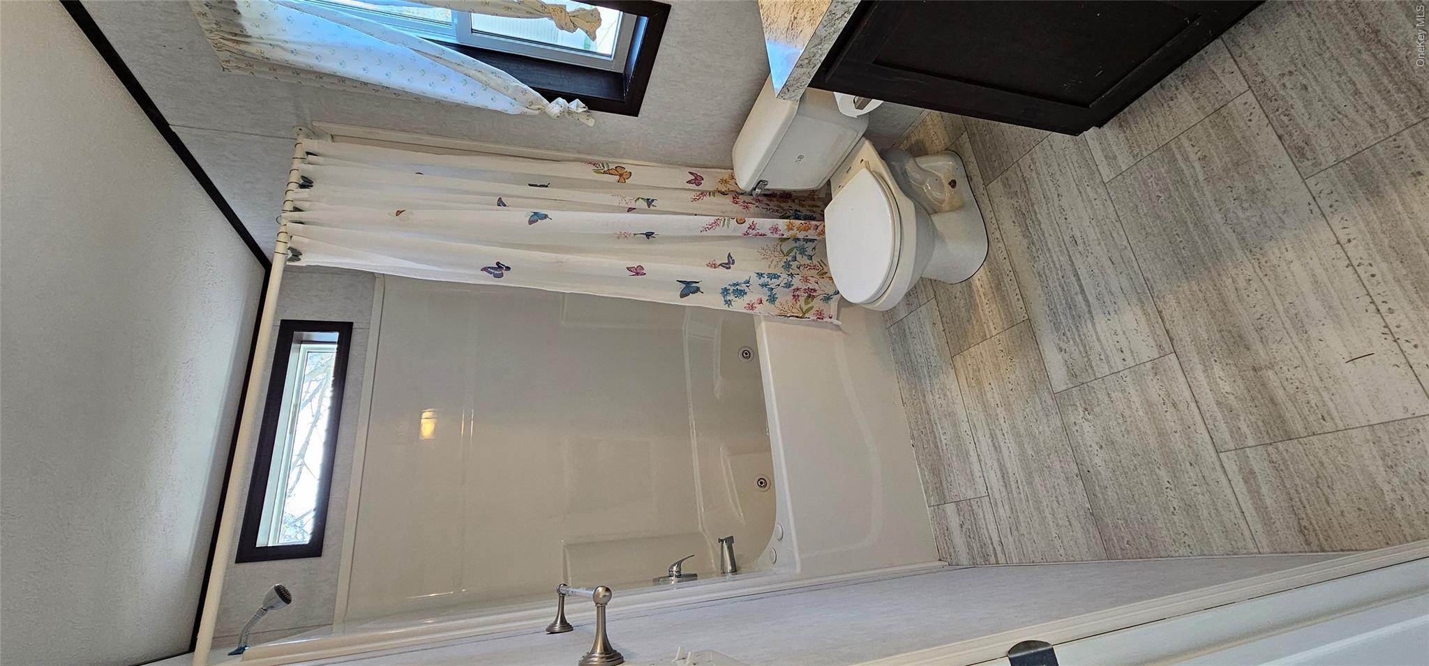 525-B26 Riverleigh Avenue, Unit B26 photo 9