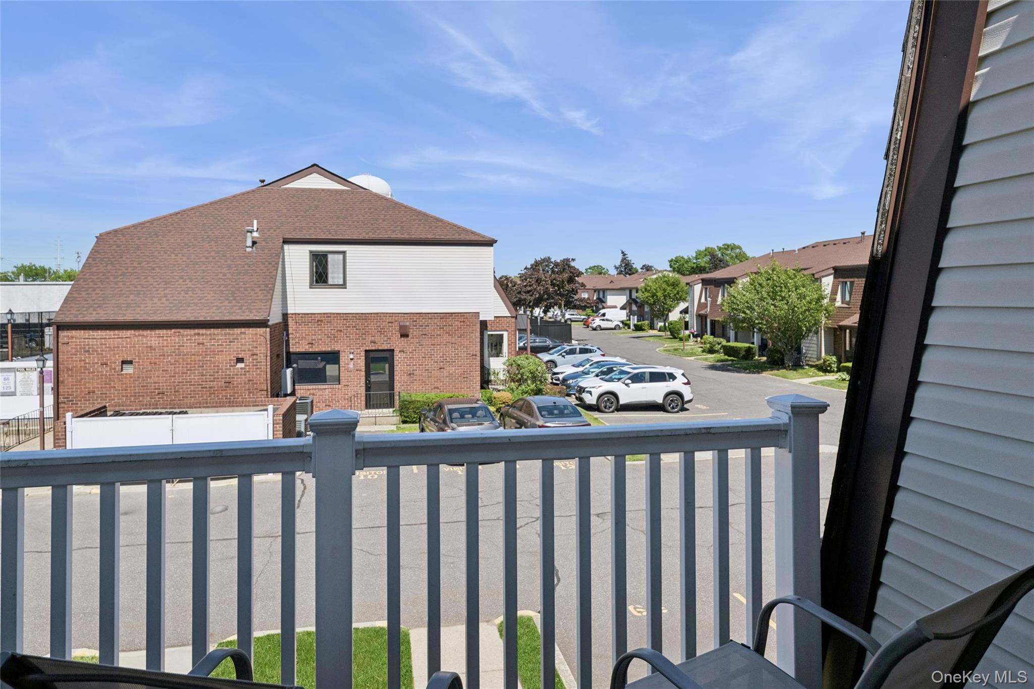 100 Cambridge Drive, Unit 100 photo 45