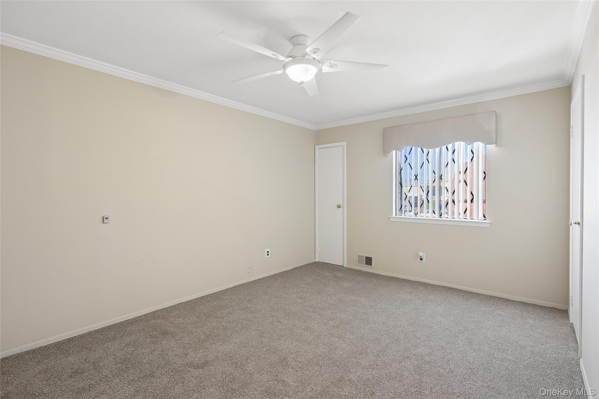 100 Cambridge Drive, Unit 100 photo 36