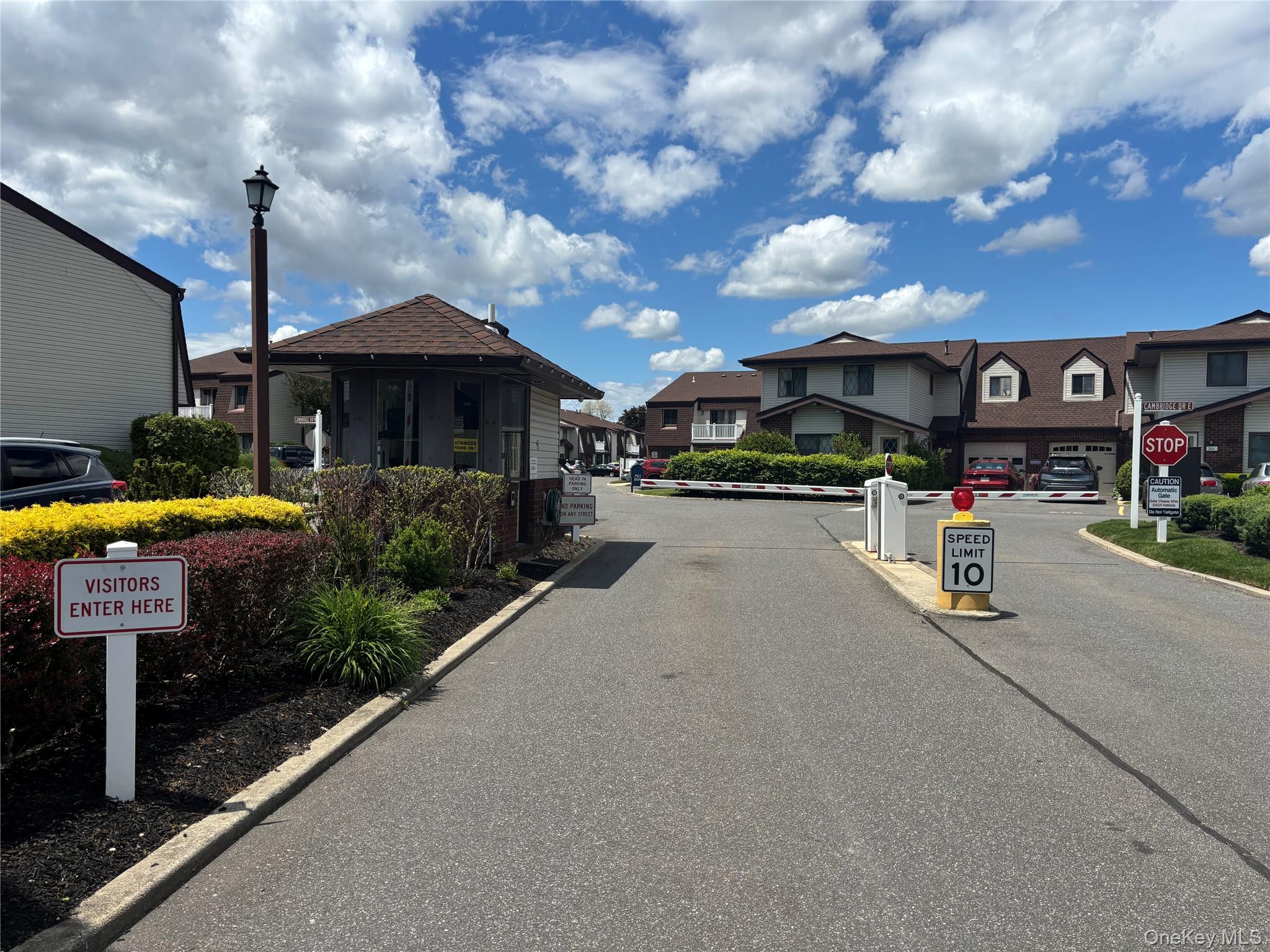 100 Cambridge Drive, Unit 100 photo 9