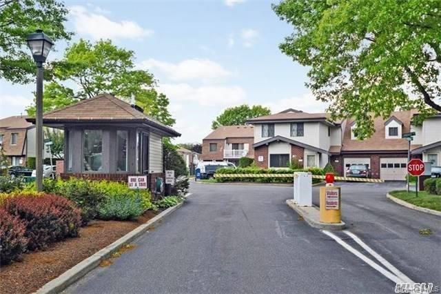 100 Cambridge Drive, Unit 100