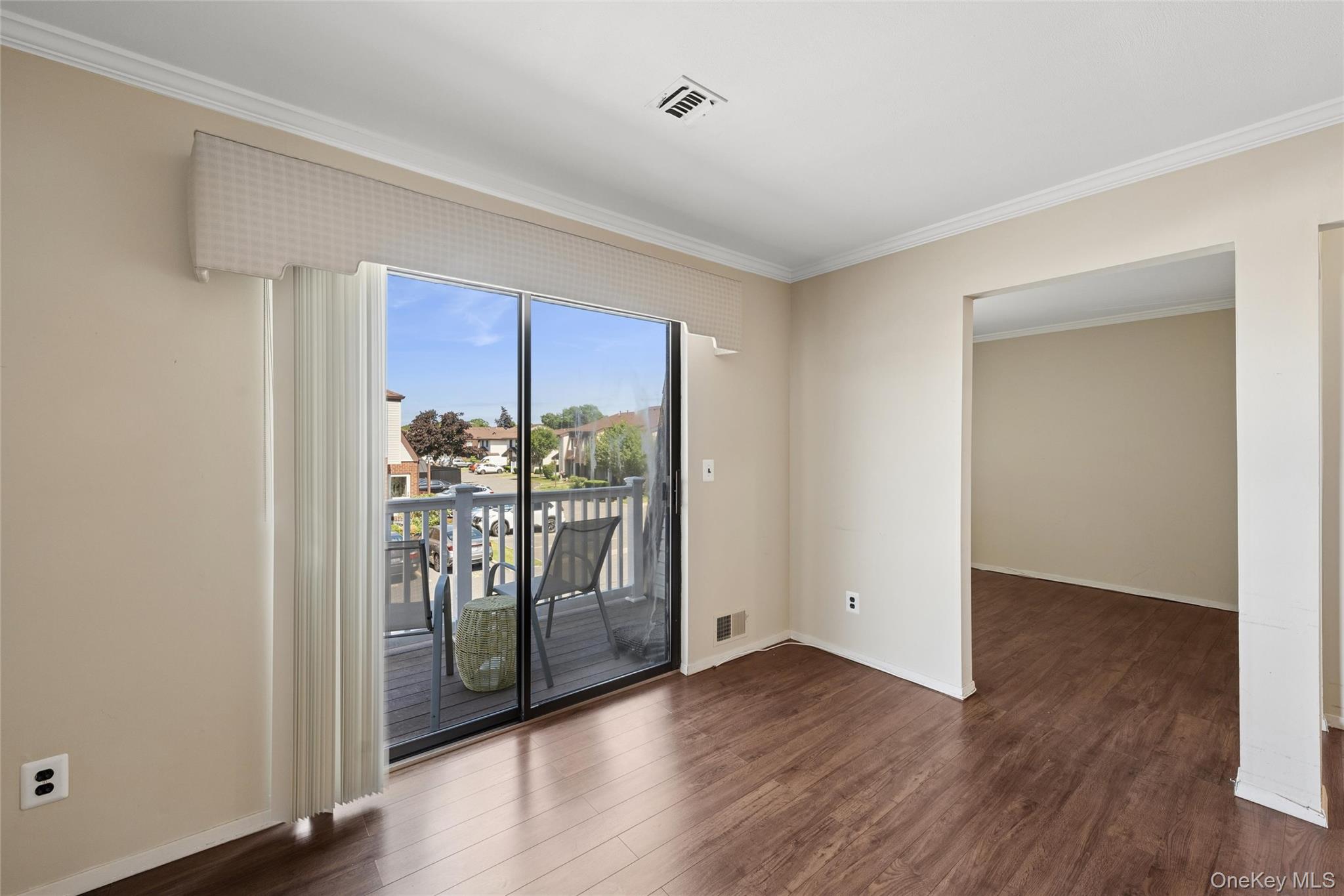 100 Cambridge Drive, Unit 100 photo 18