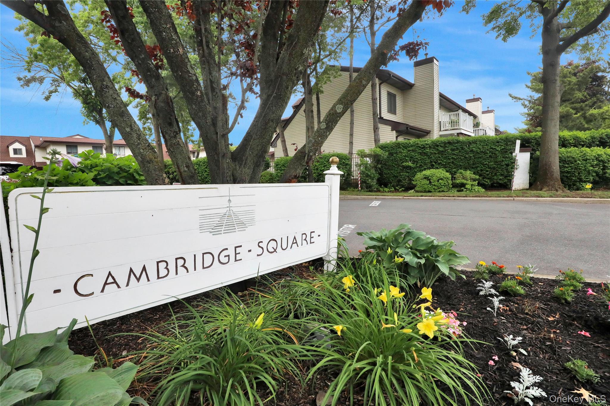 100 Cambridge Drive, Unit 100 photo 12