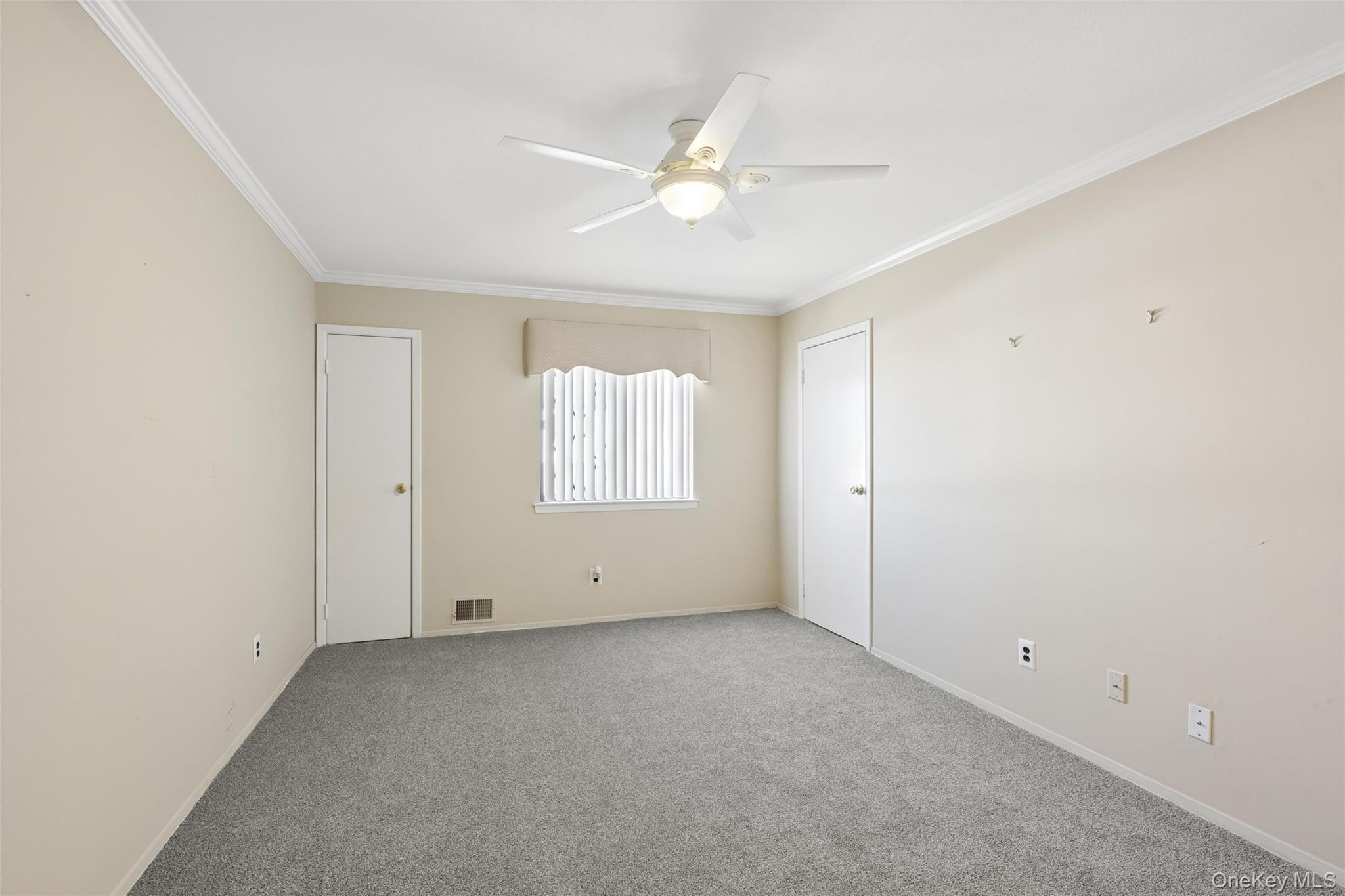 100 Cambridge Drive, Unit 100 photo 35