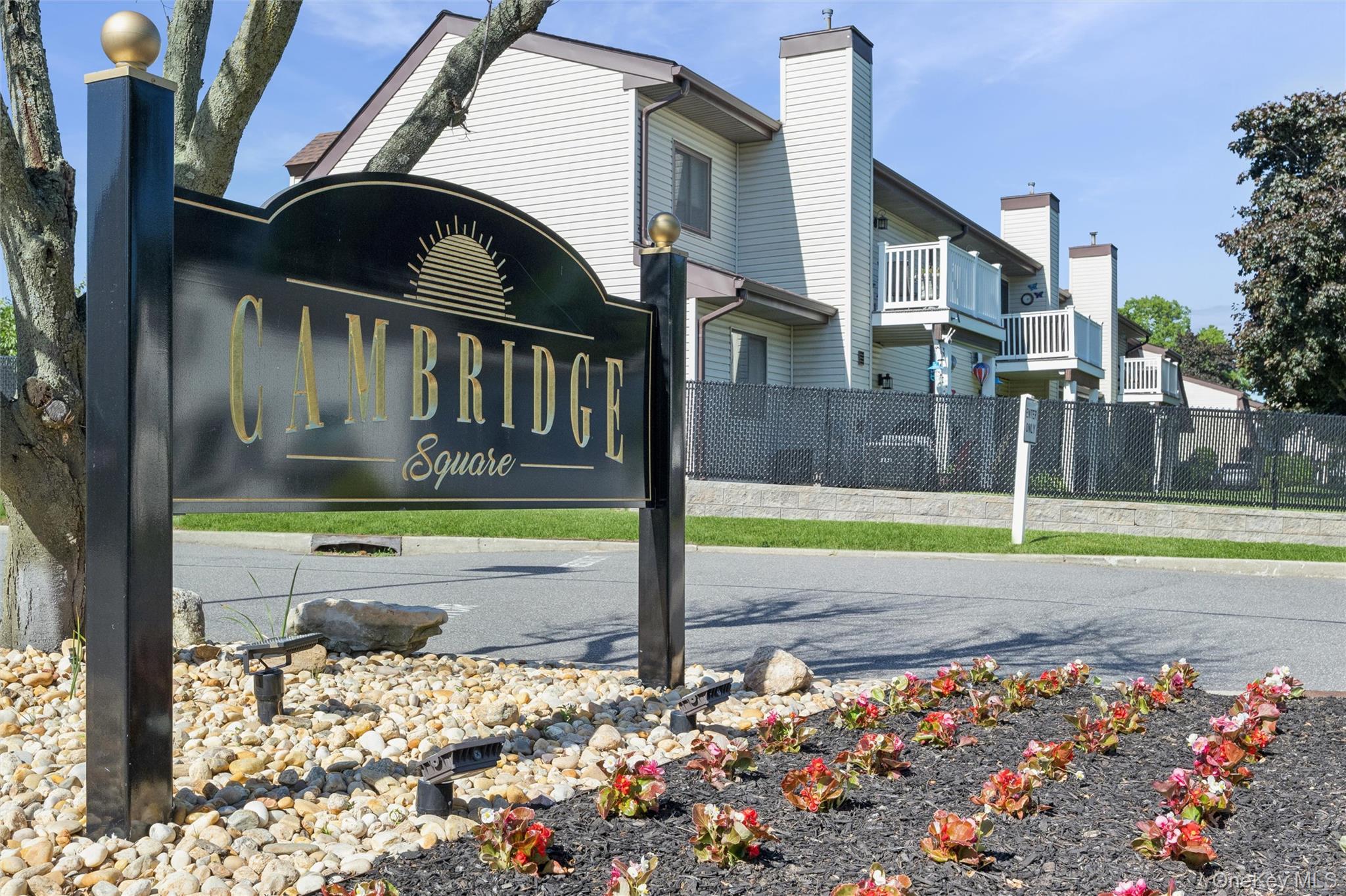 100 Cambridge Drive, Unit 100 photo 10