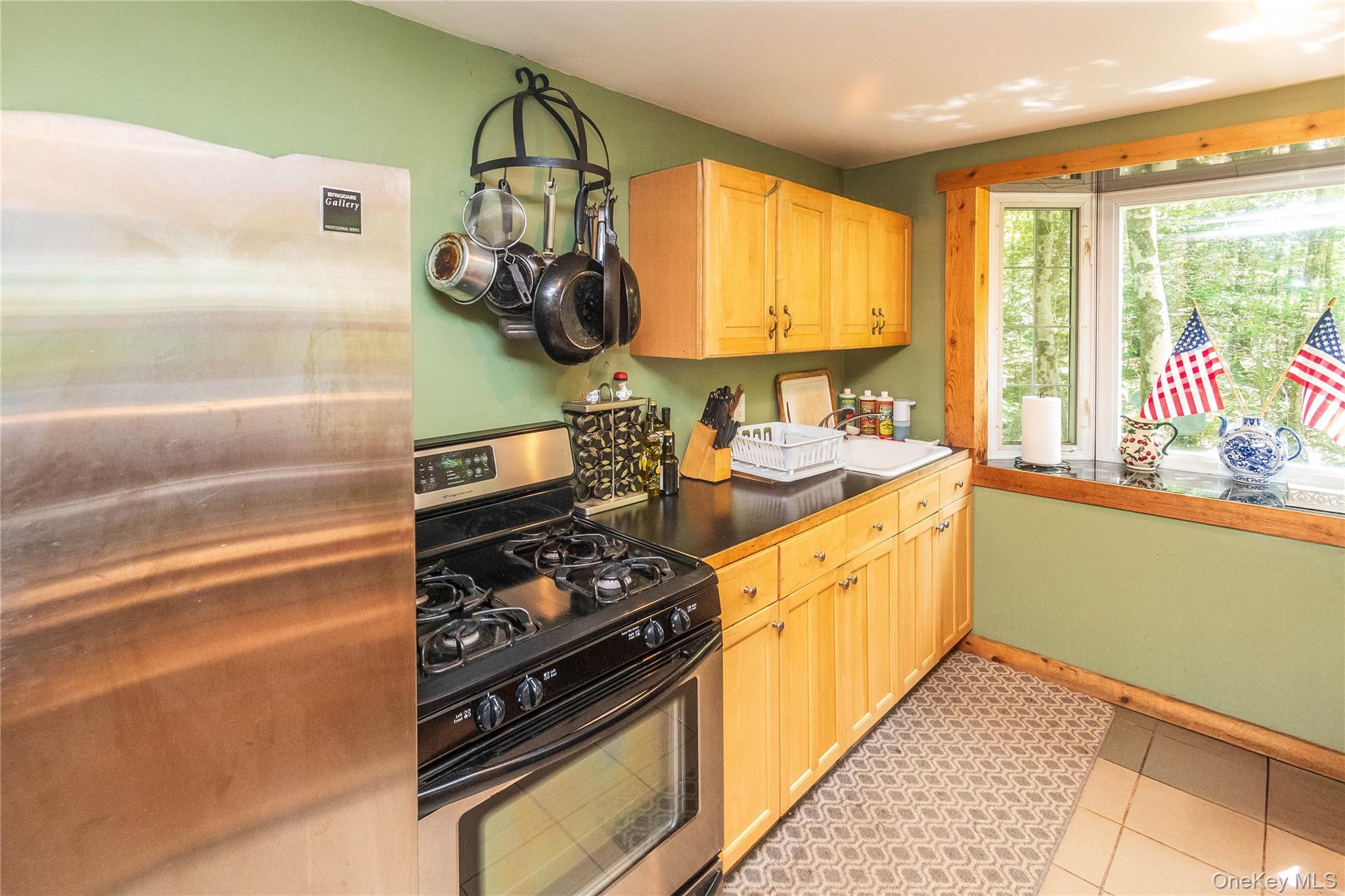 885 Grandview Road – For Sale photo 30