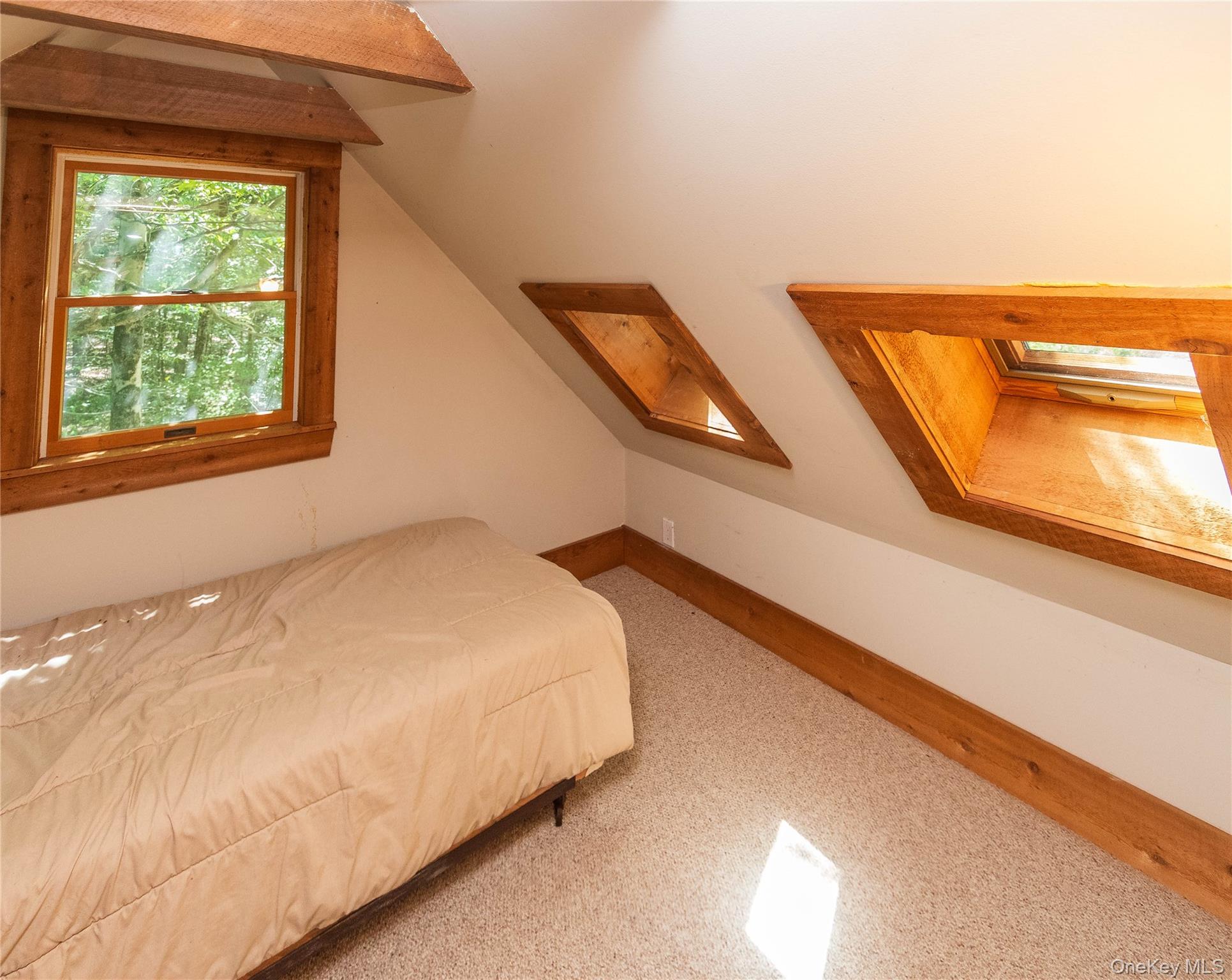 885 Grandview Road – For Sale photo 22