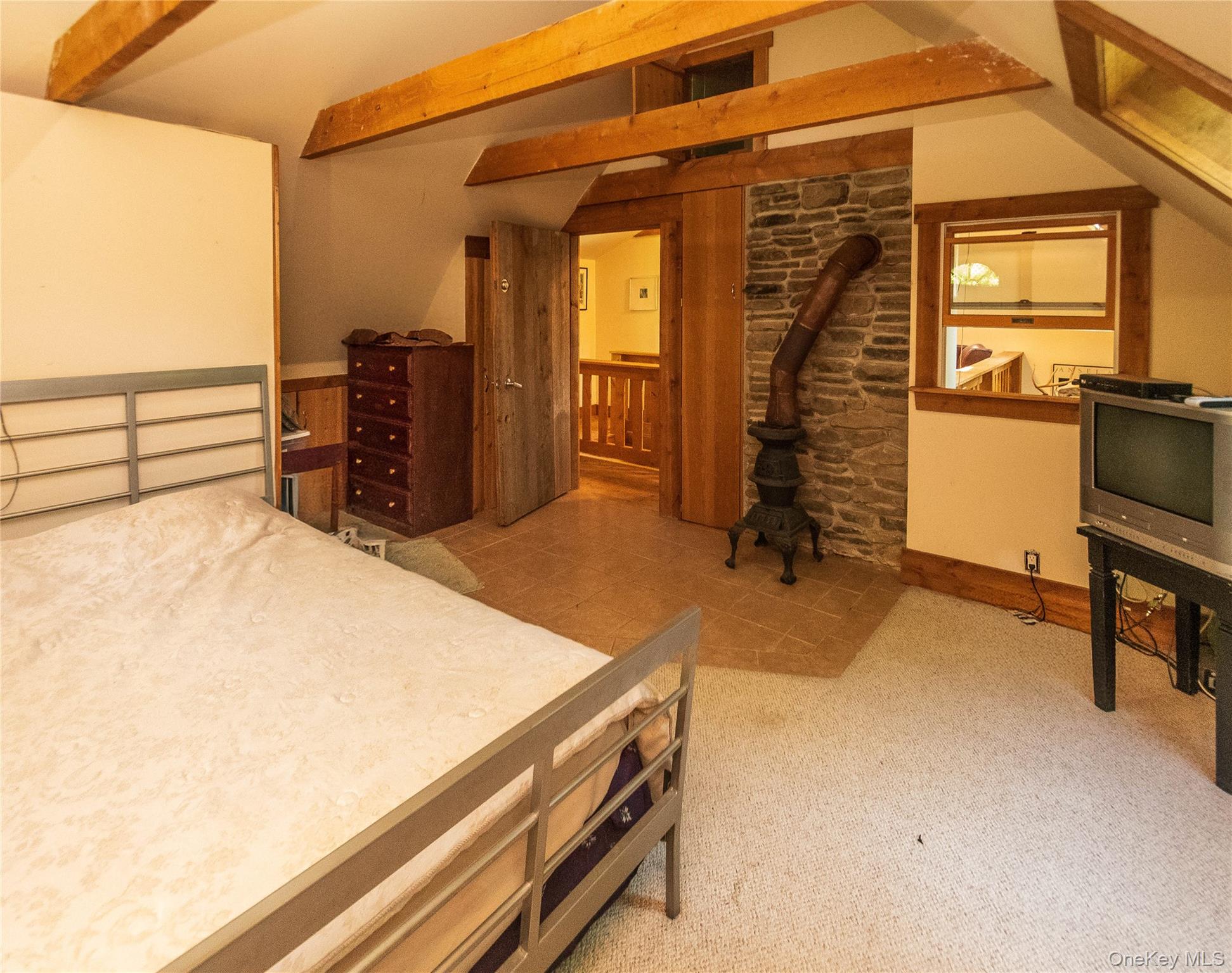885 Grandview Road – For Sale photo 19