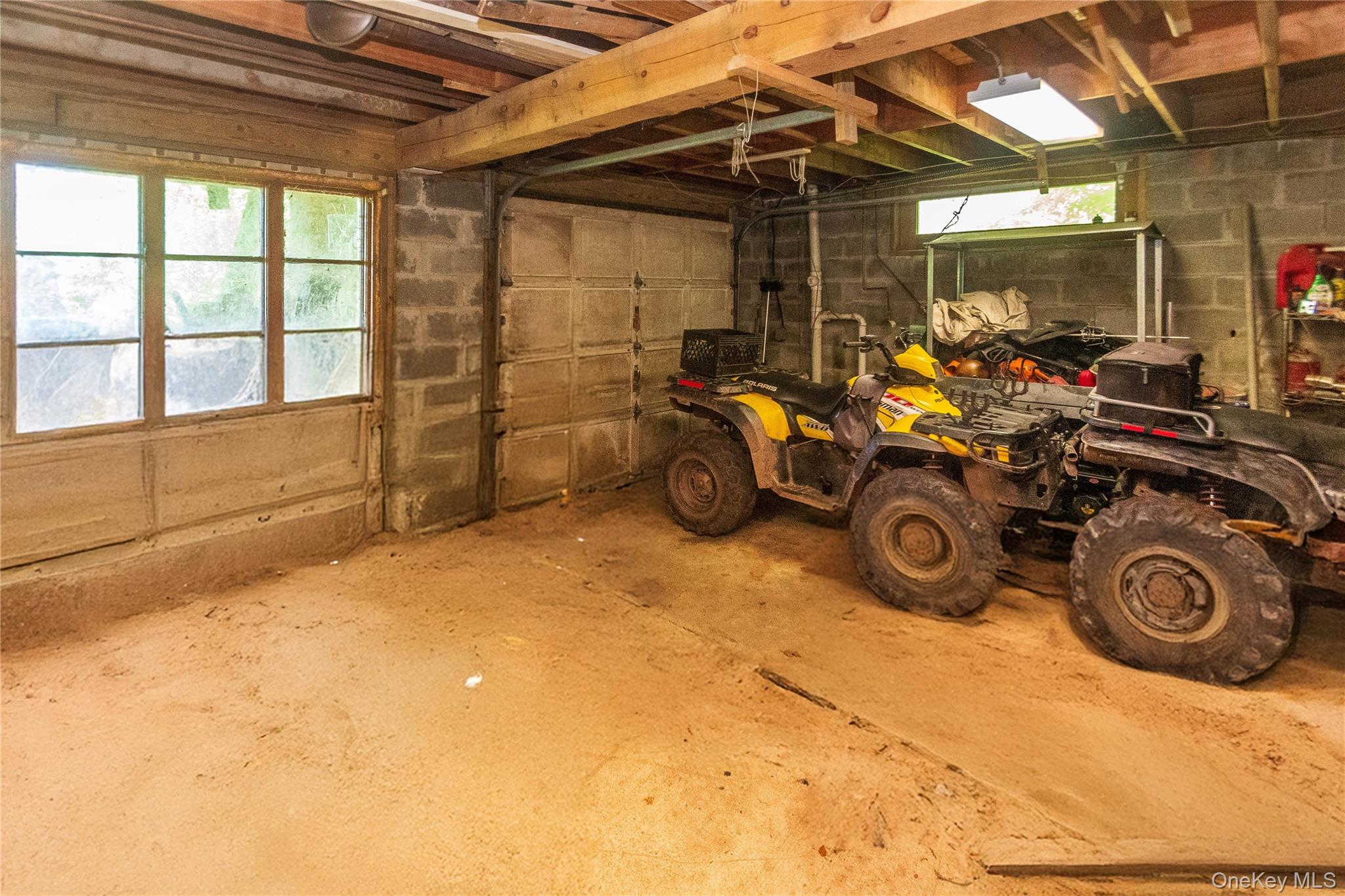 885 Grandview Road – For Sale photo 14