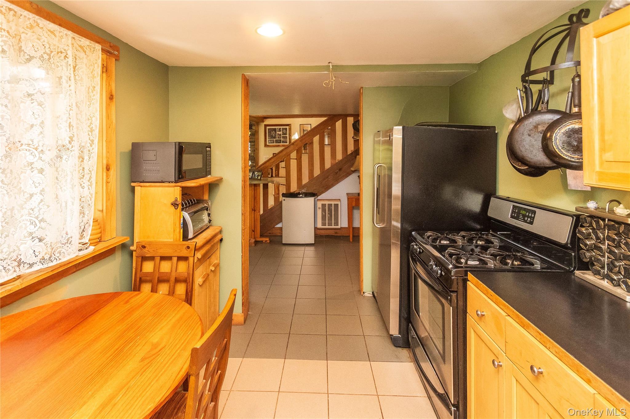 885 Grandview Road – For Sale photo 29