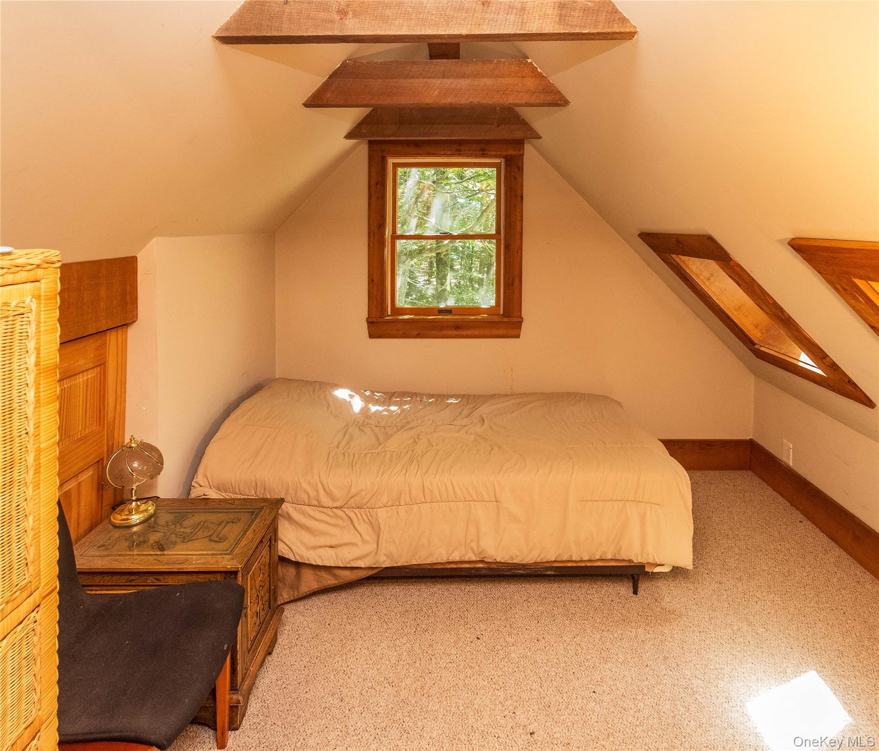 885 Grandview Road – For Sale photo 24