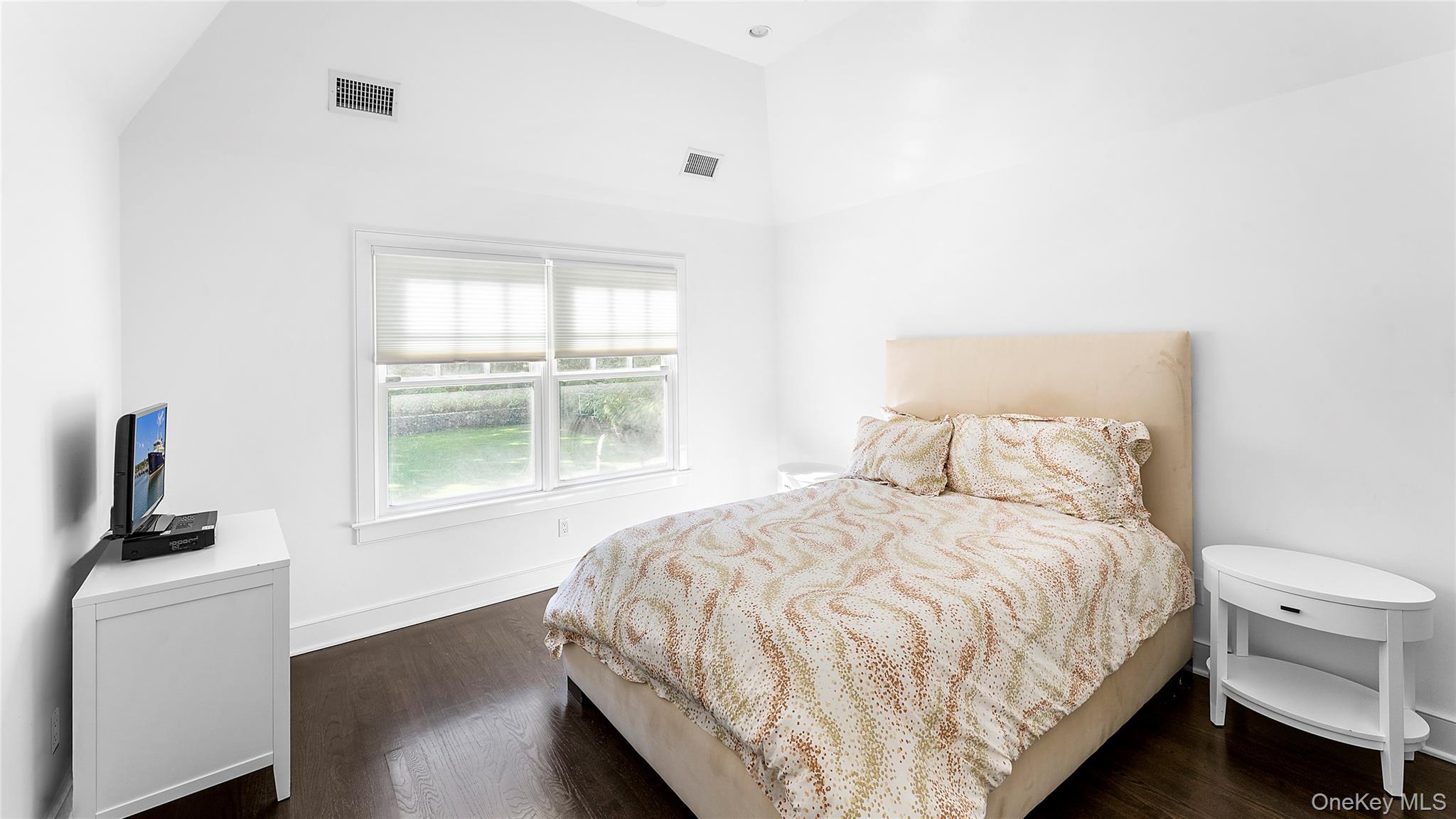 14 W Hills Court – For Rent photo 15