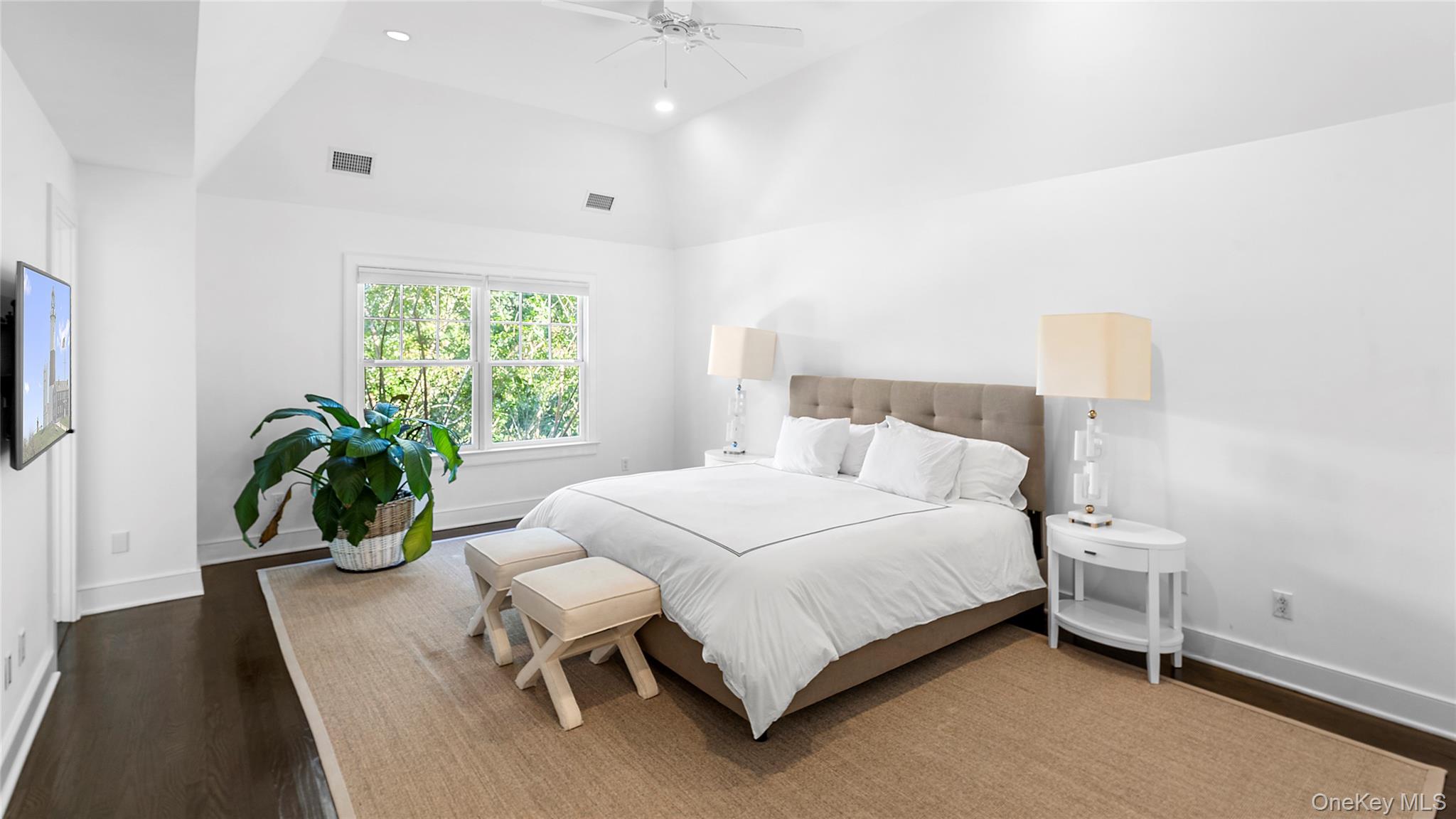 14 W Hills Court – For Rent photo 12