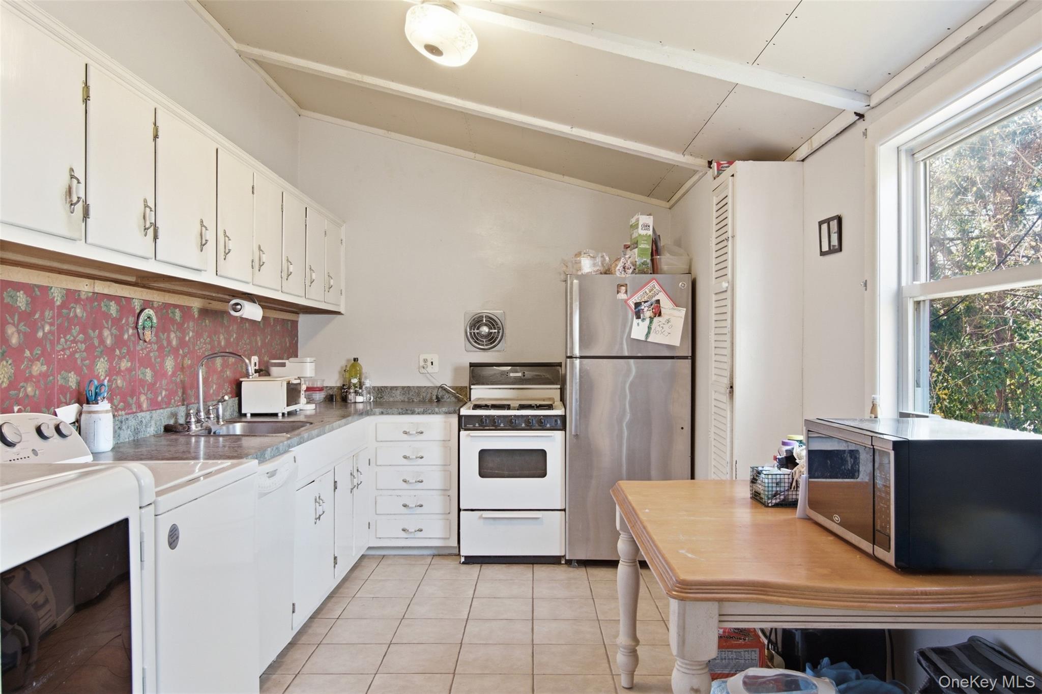 30 Lodge Lane – For Sale photo 15