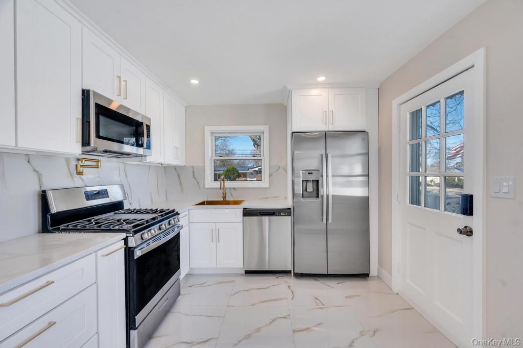 90 30th Street – For Sale photo 18