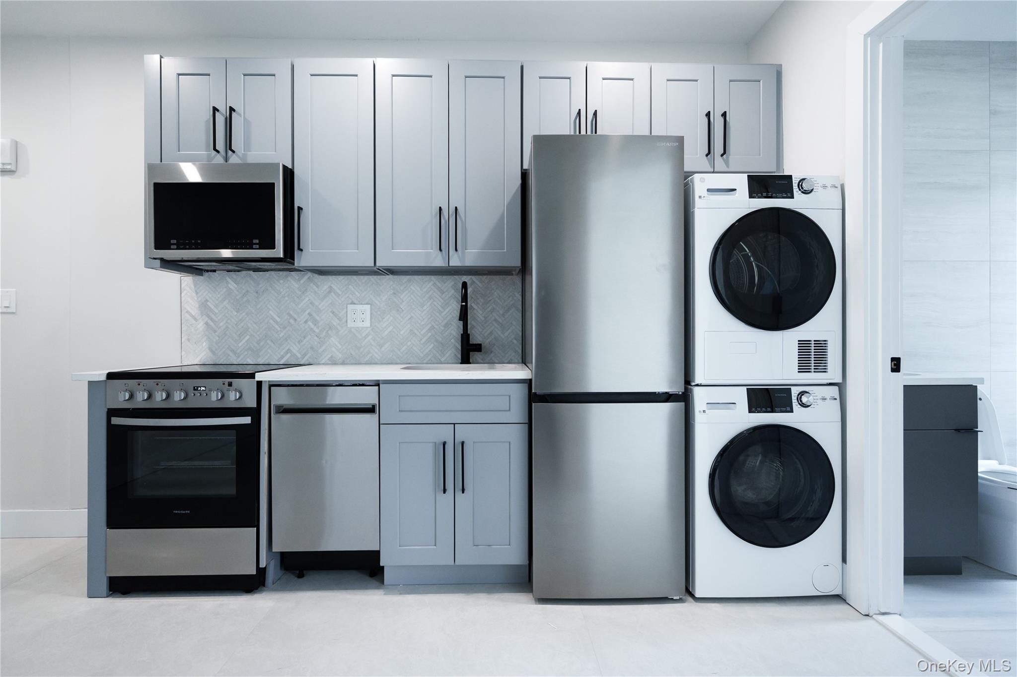 315 W Broadway, Unit 1L photo 6