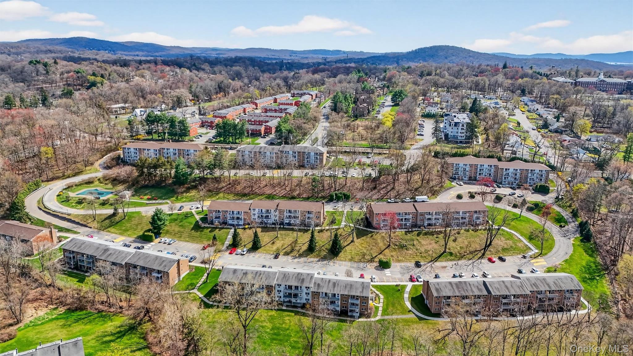 1840 Crompond Road, Unit 1A4