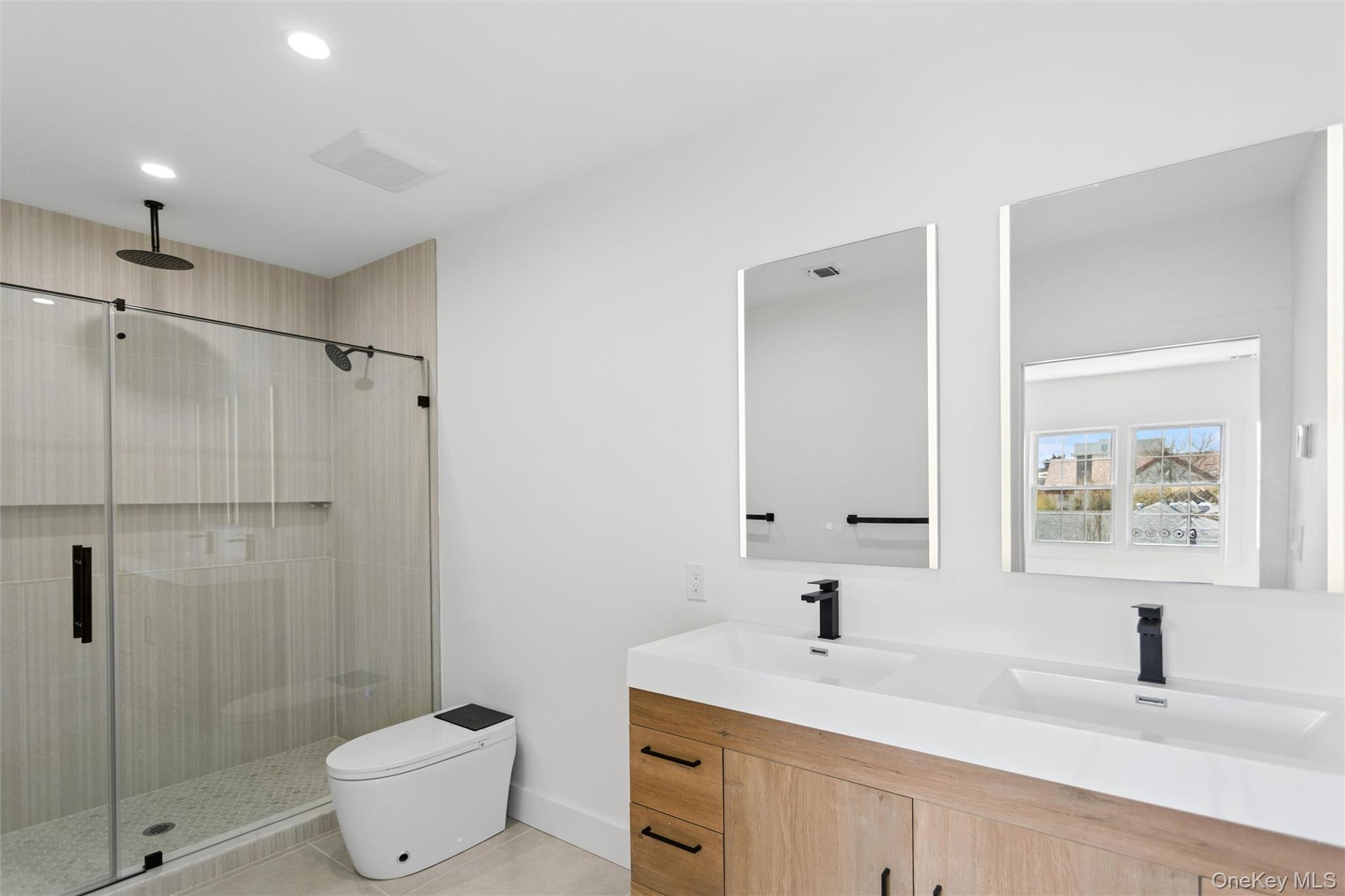 449 W Beech Street – For Sale photo 33