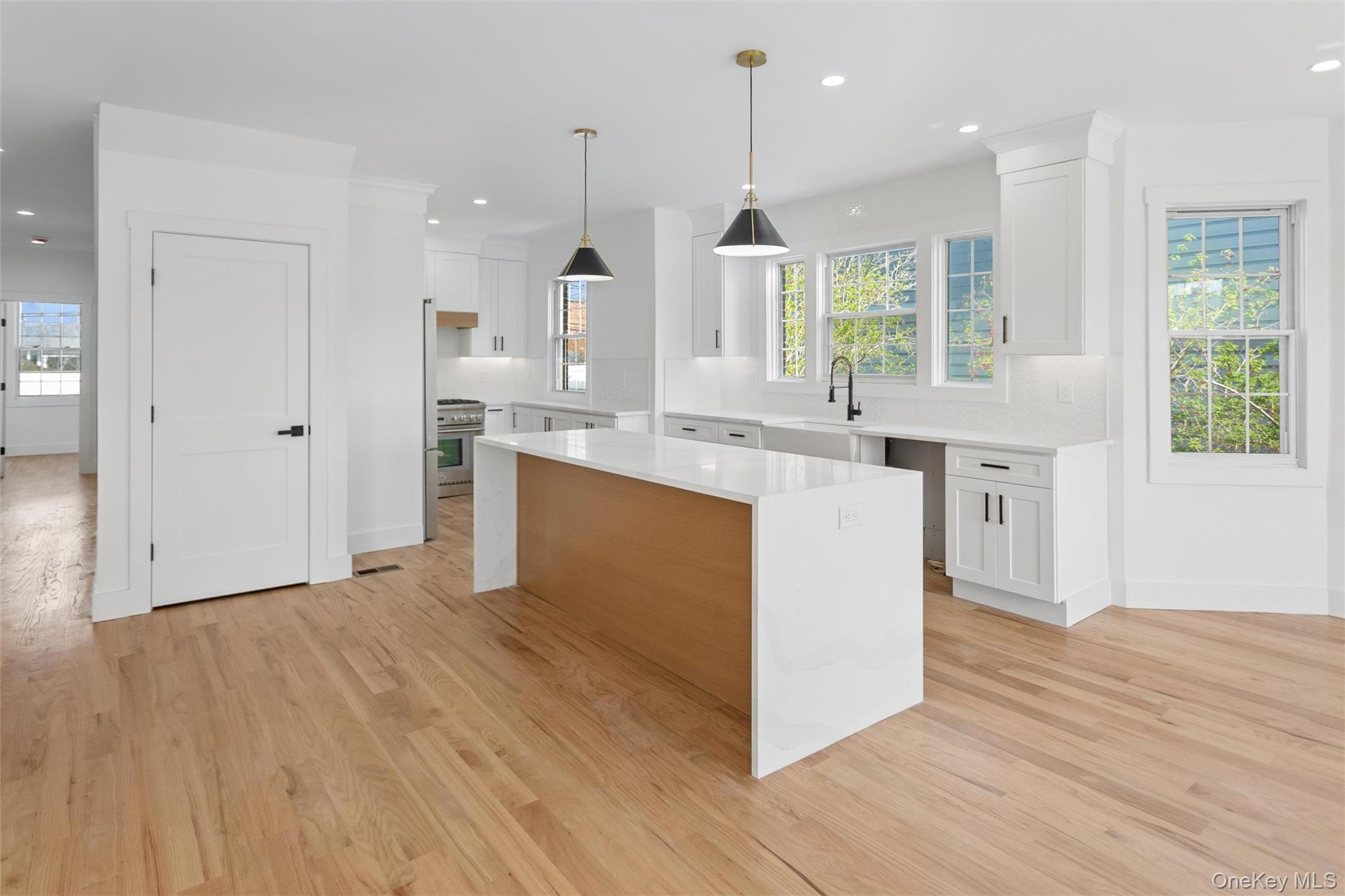 449 W Beech Street – For Sale photo 18