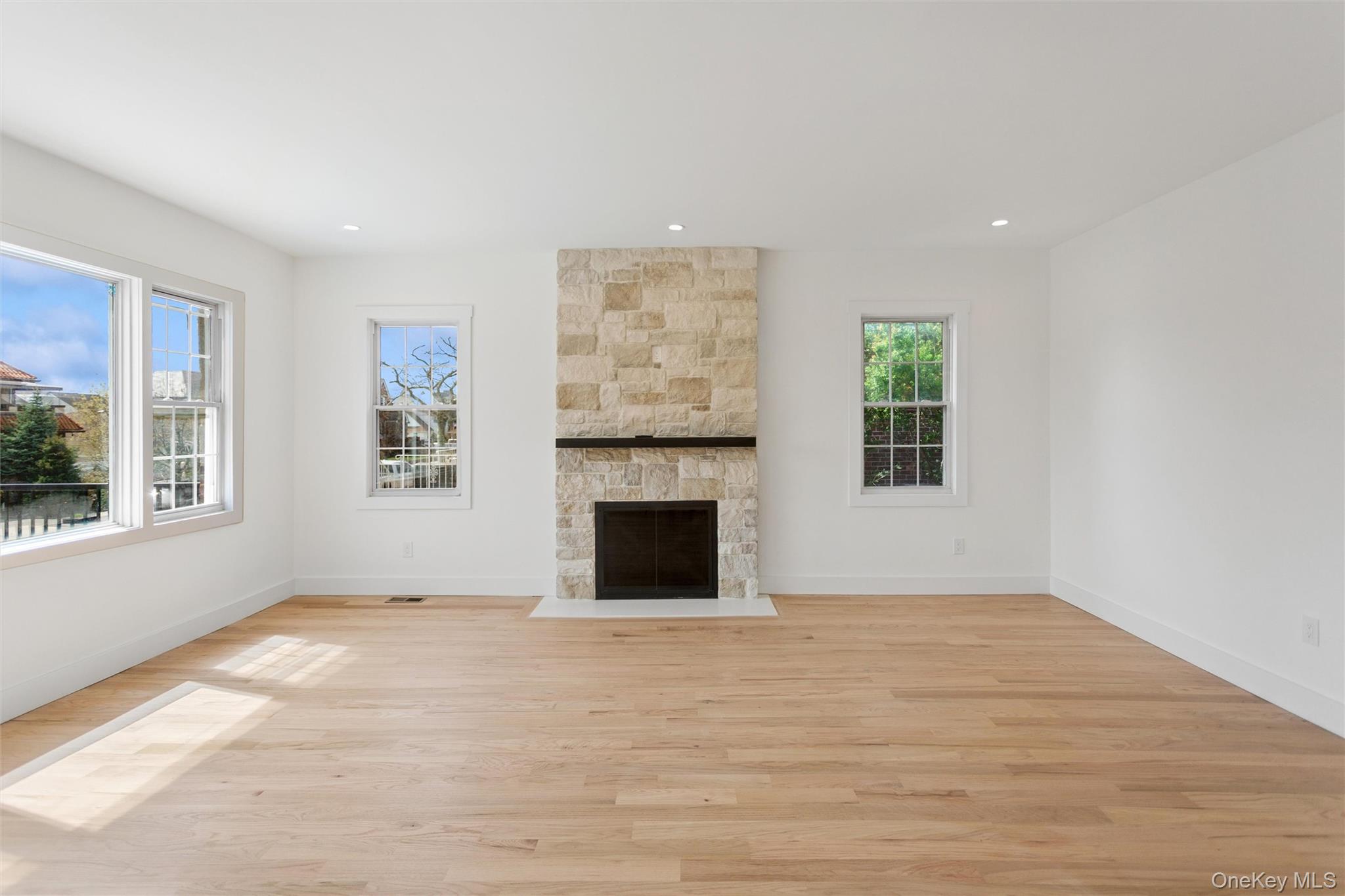 449 W Beech Street – For Sale photo 12