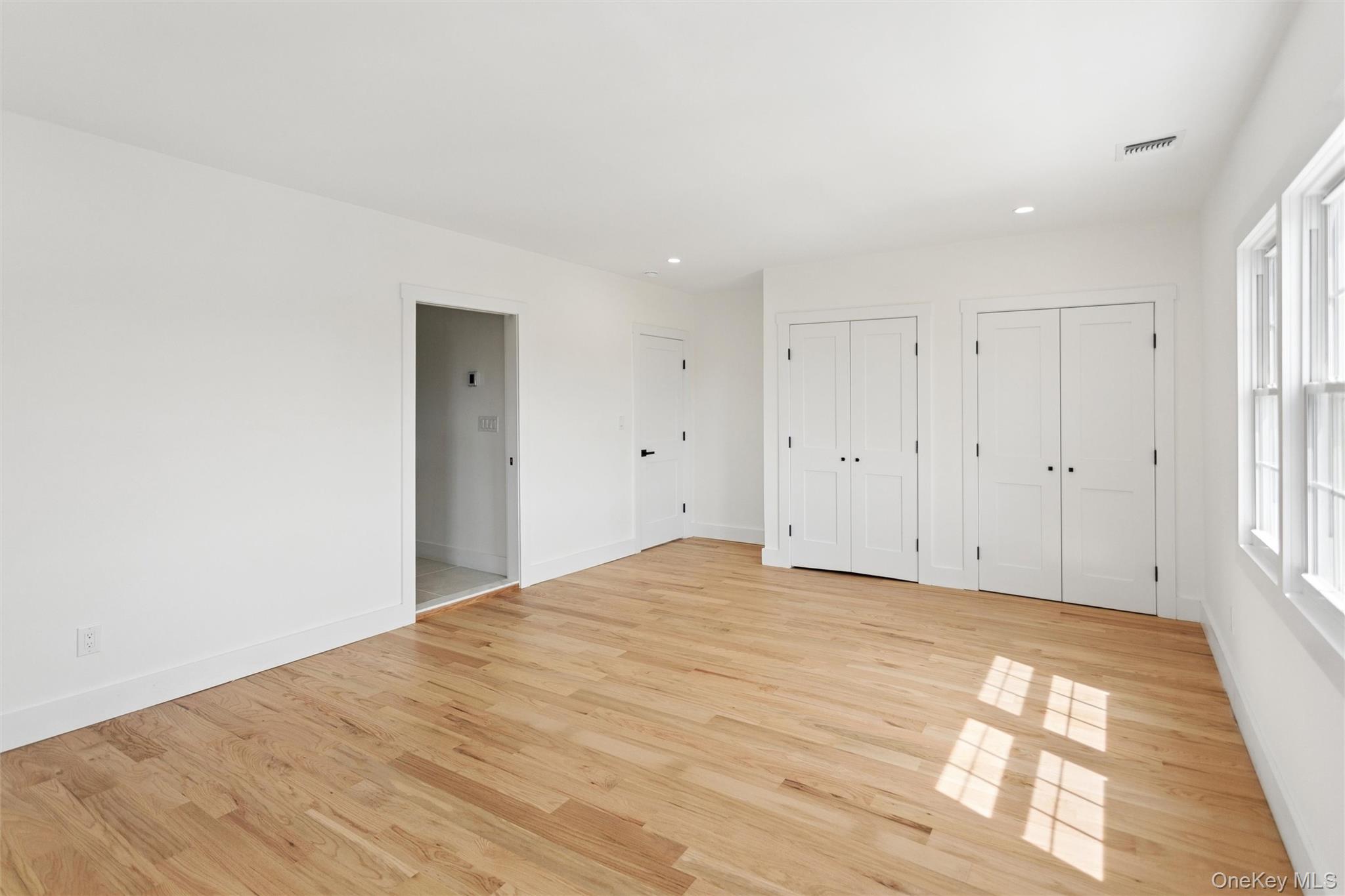 449 W Beech Street – For Sale photo 32