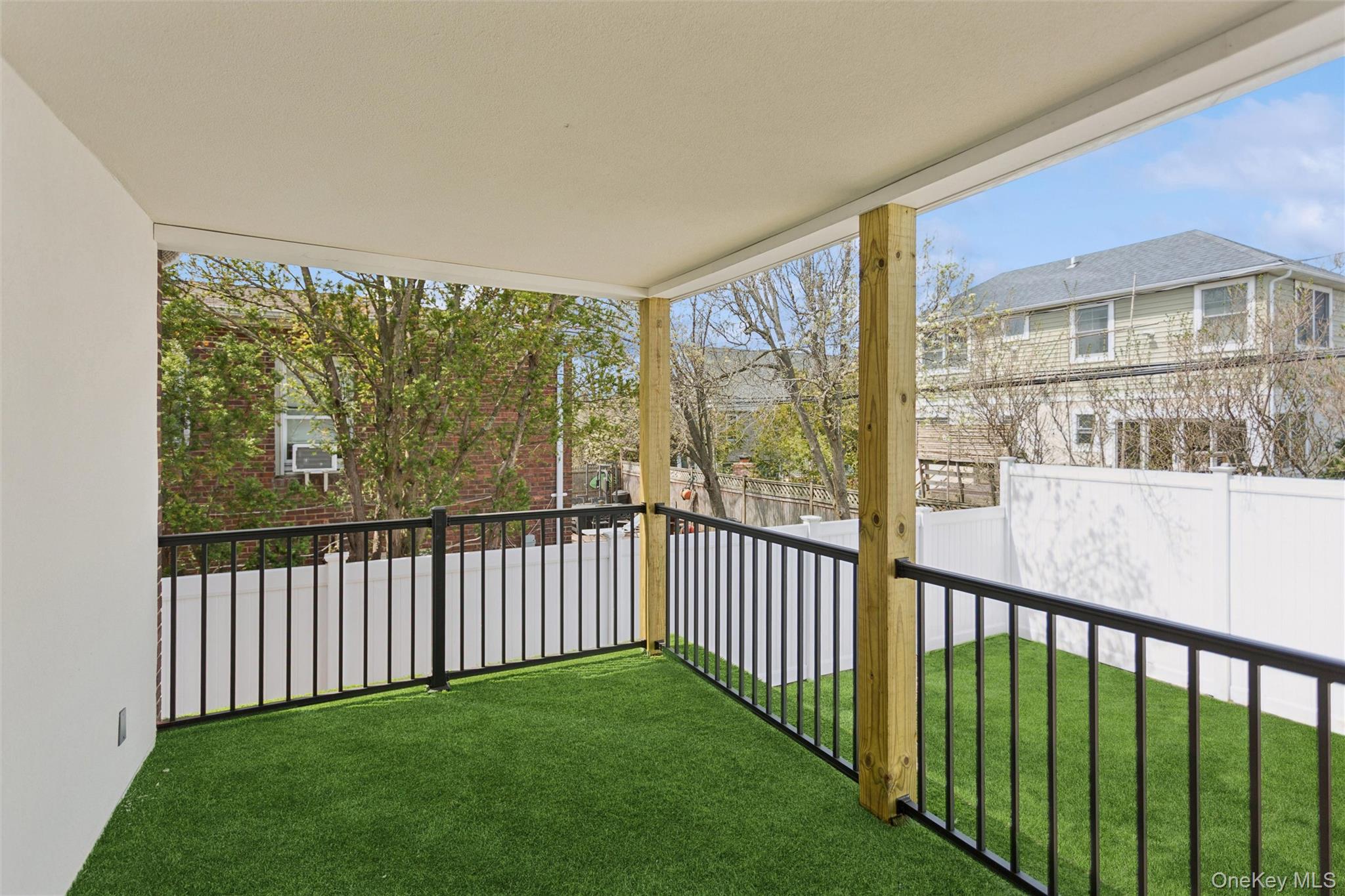 449 W Beech Street – For Sale photo 25