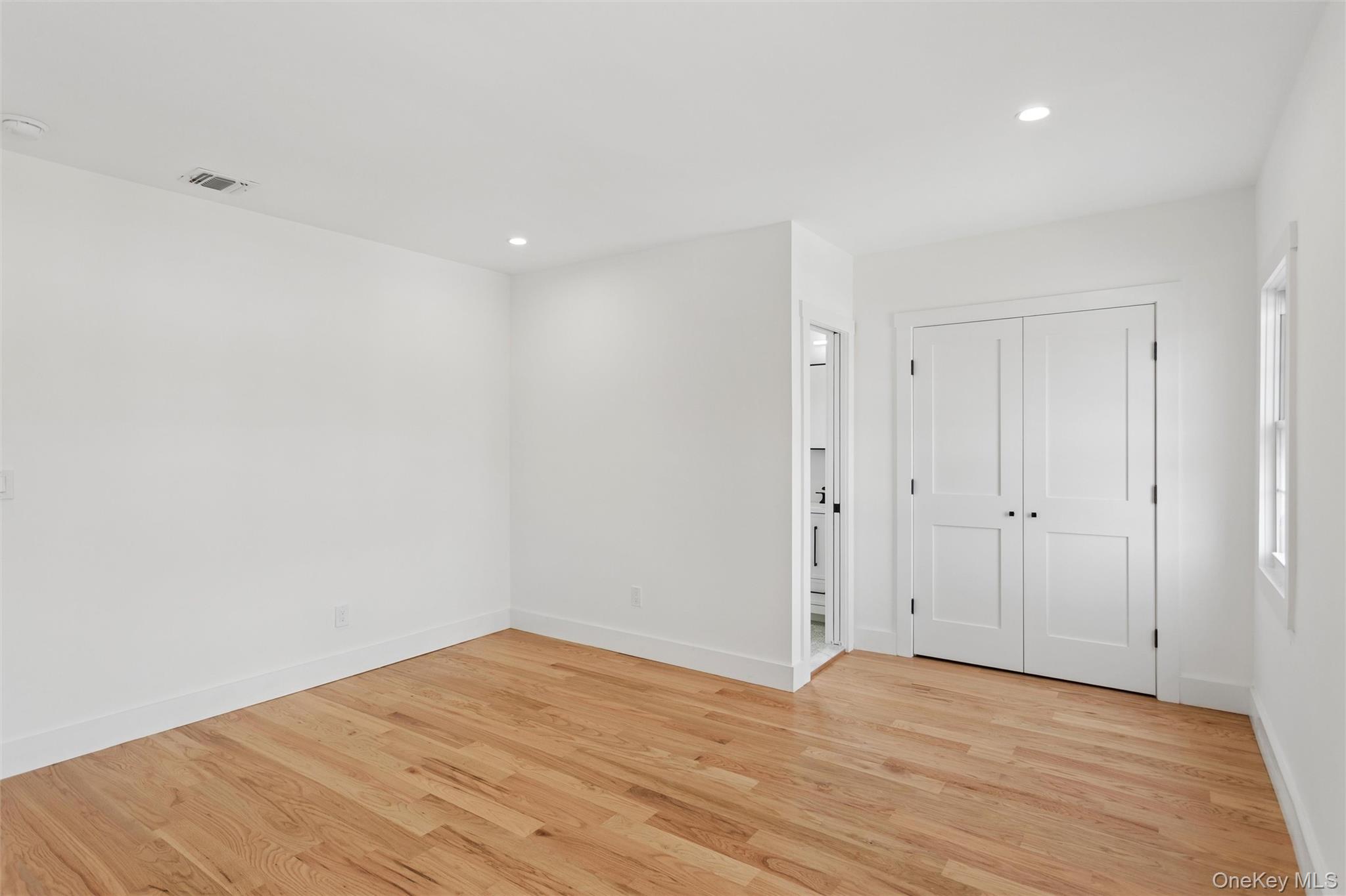 449 W Beech Street – For Sale photo 35