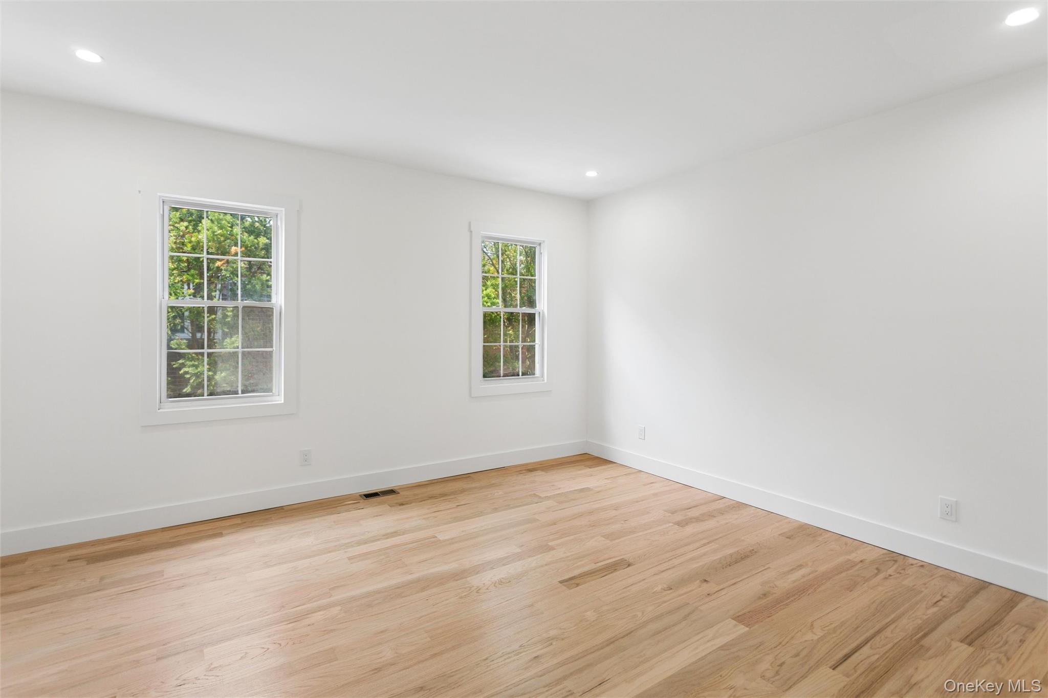 449 W Beech Street – For Sale photo 23