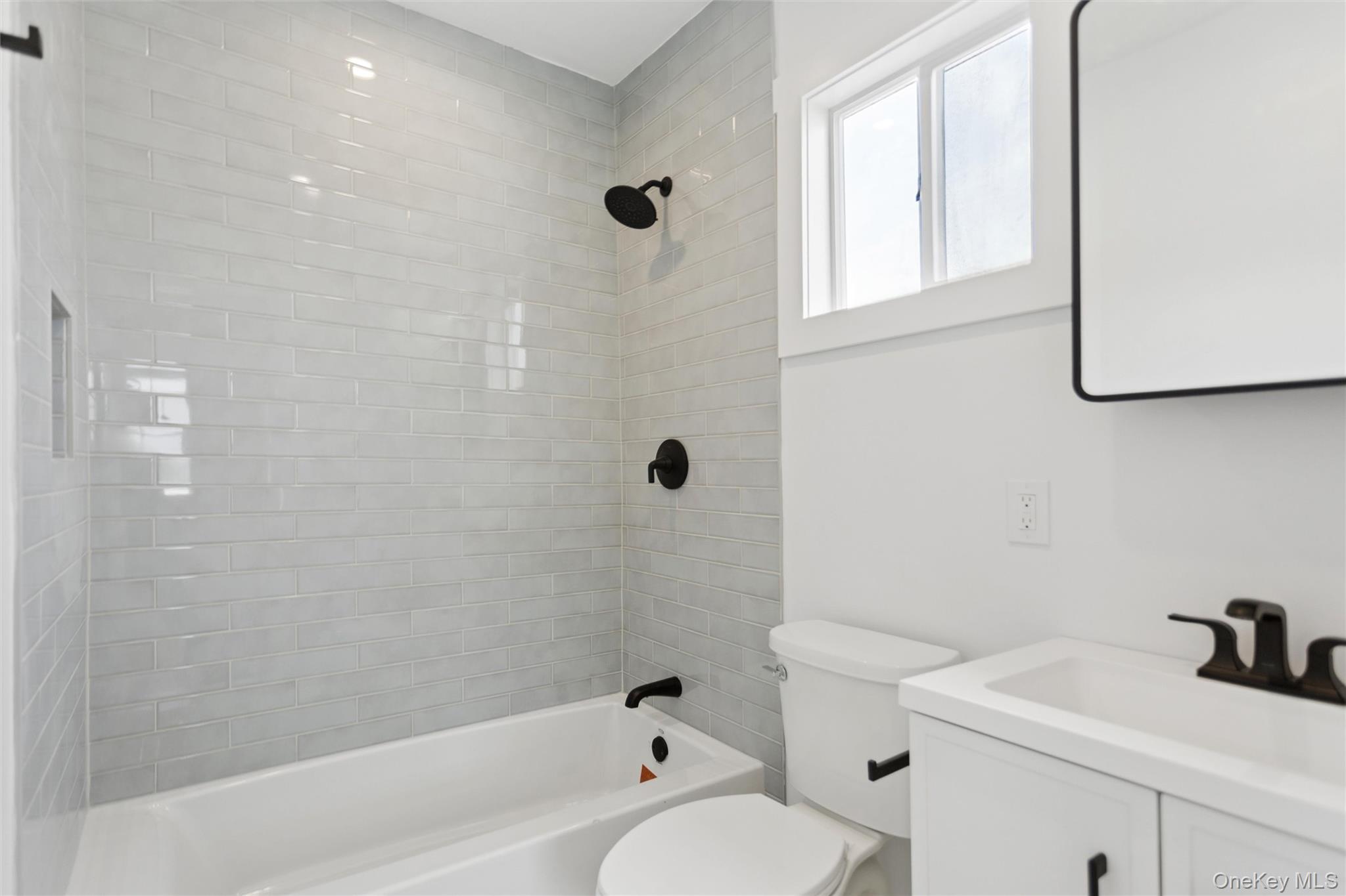449 W Beech Street – For Sale photo 36