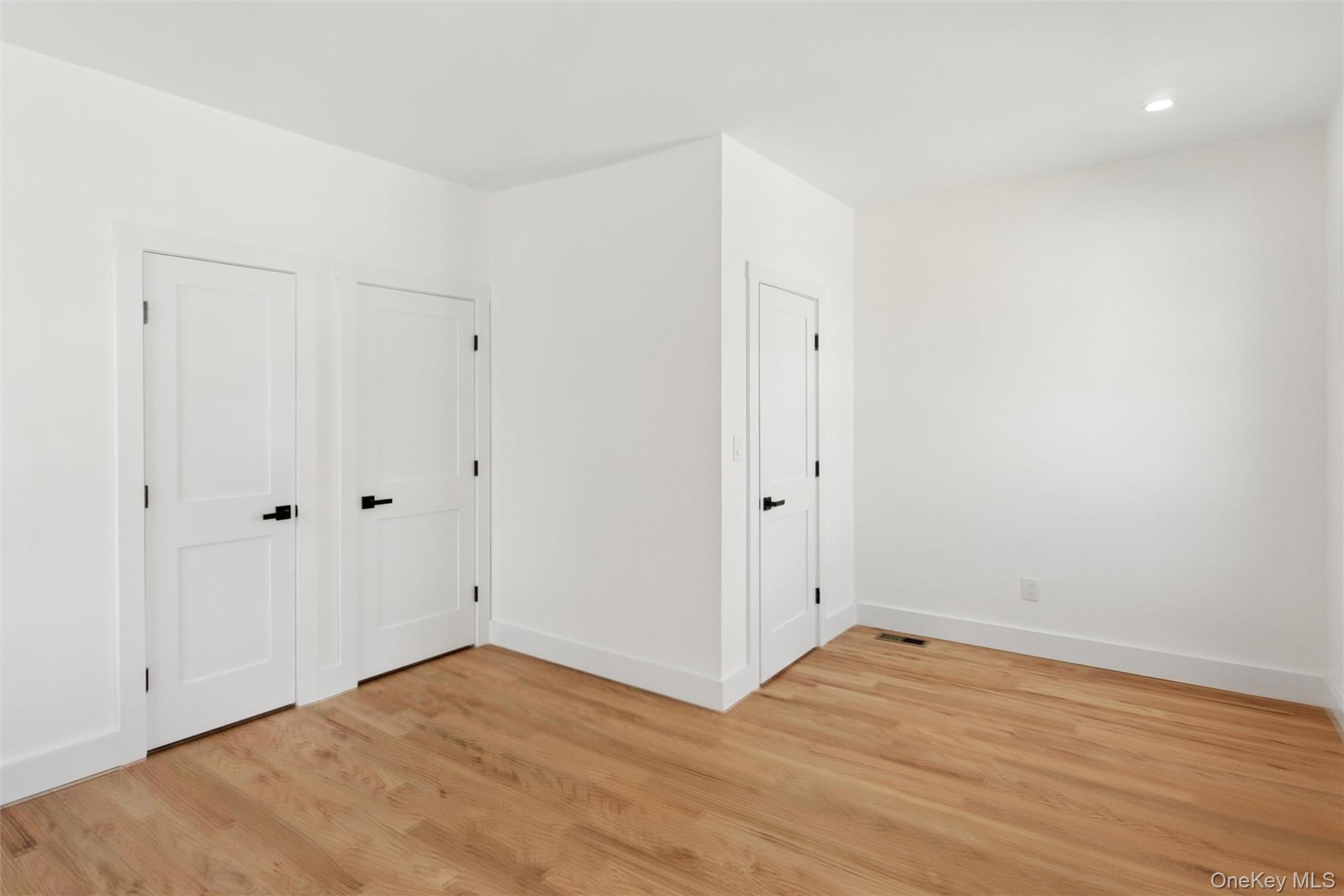 449 W Beech Street – For Sale photo 27