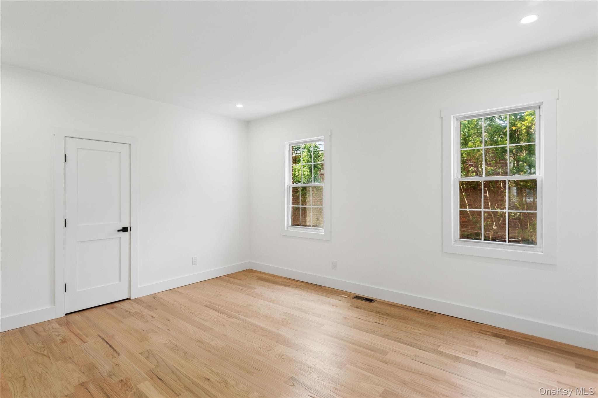449 W Beech Street – For Sale photo 24