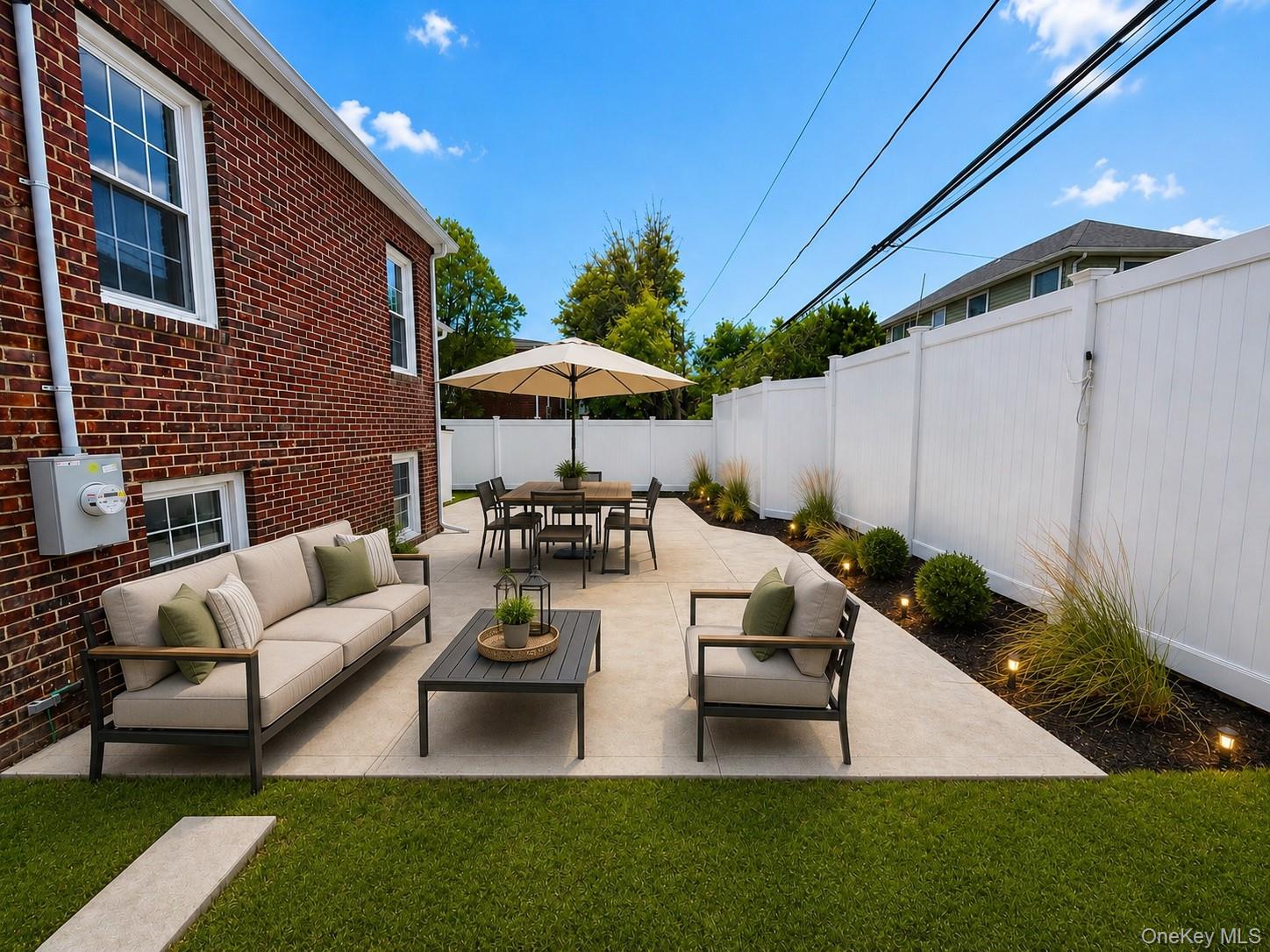 449 W Beech Street – For Sale photo 10