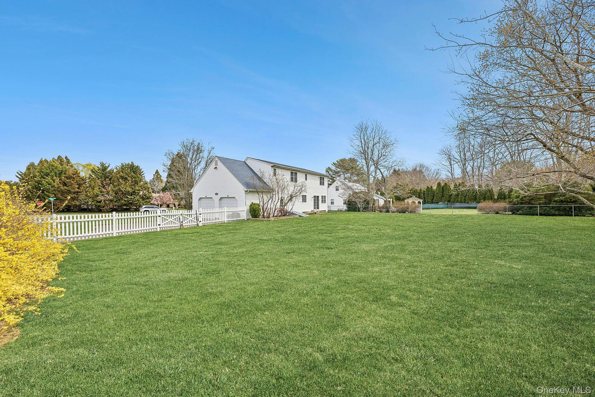 240 Lisa Drive – For Sale photo 16