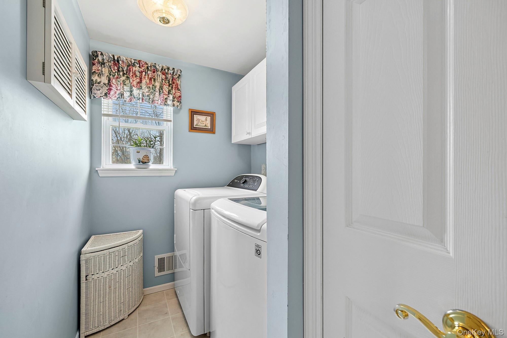 240 Lisa Drive – For Sale photo 8
