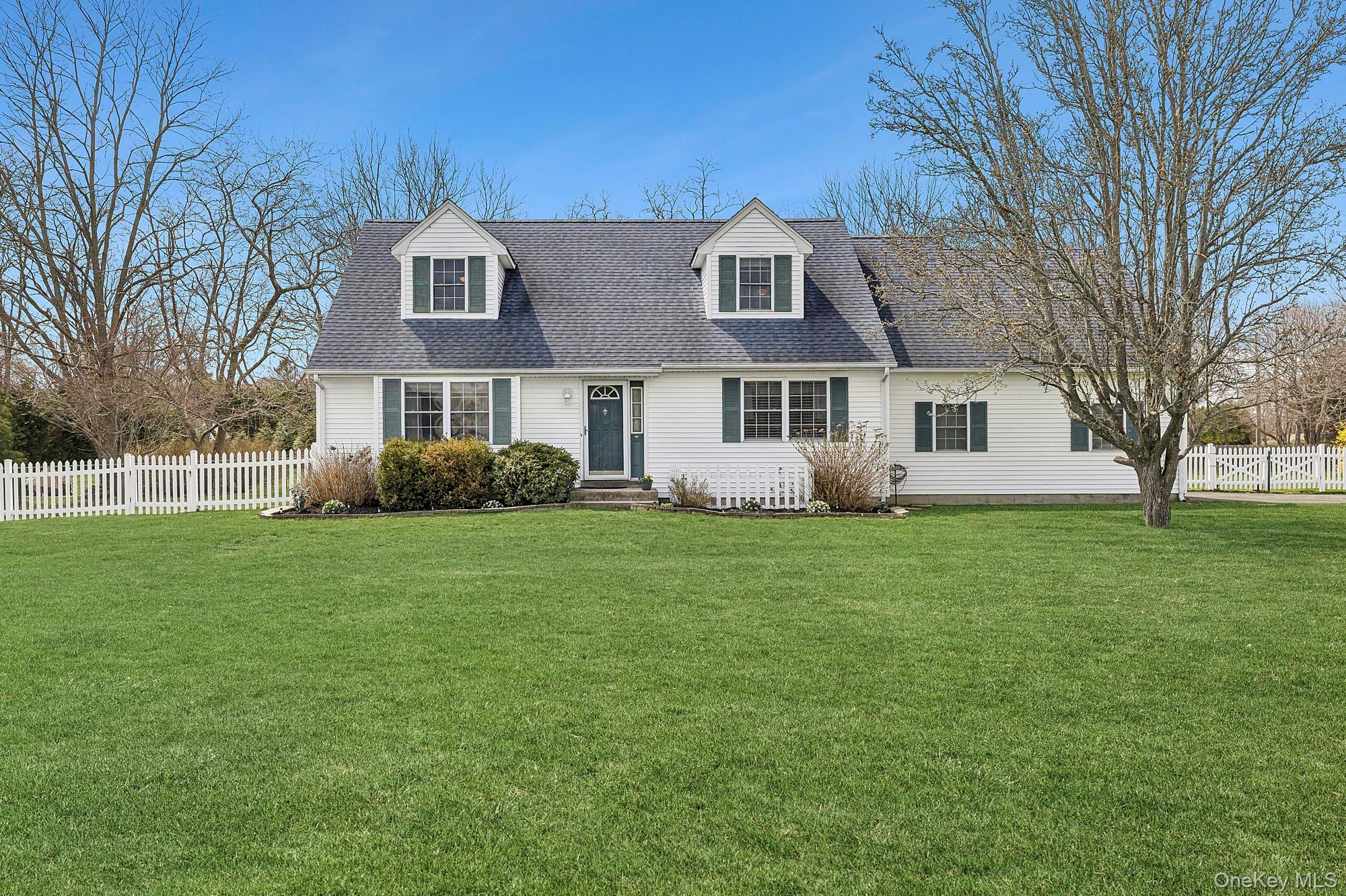 240 Lisa Drive – For Sale photo 2