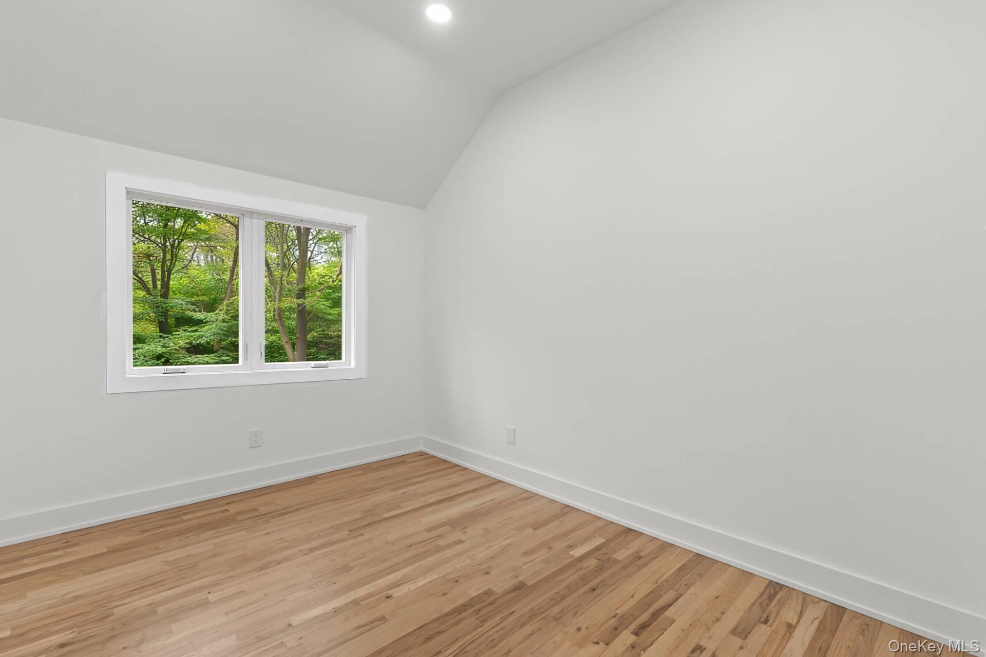 38 Milina Drive – For Sale photo 12